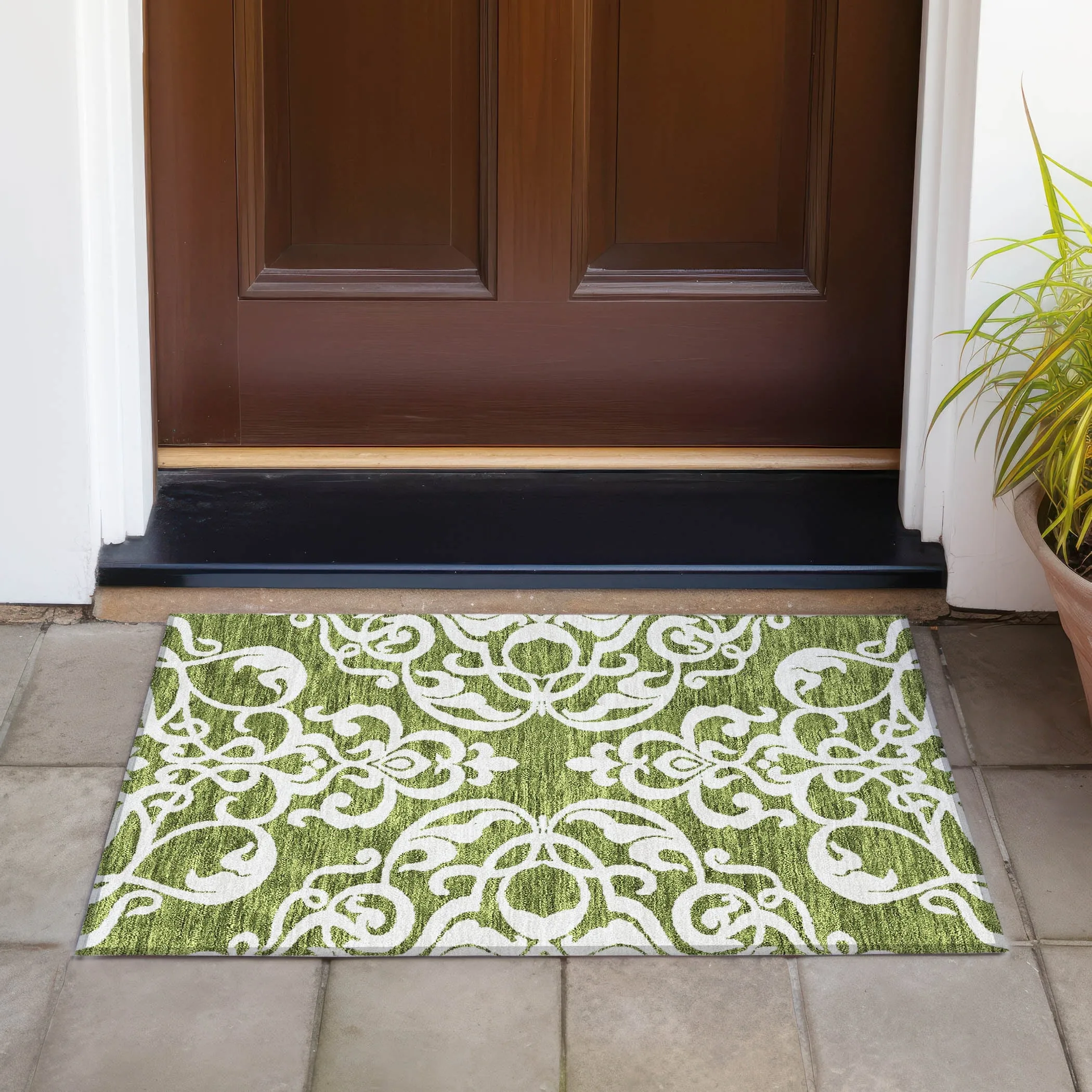 Machine Washable Indoor/ Outdoor Damask Glam Chantille Rug