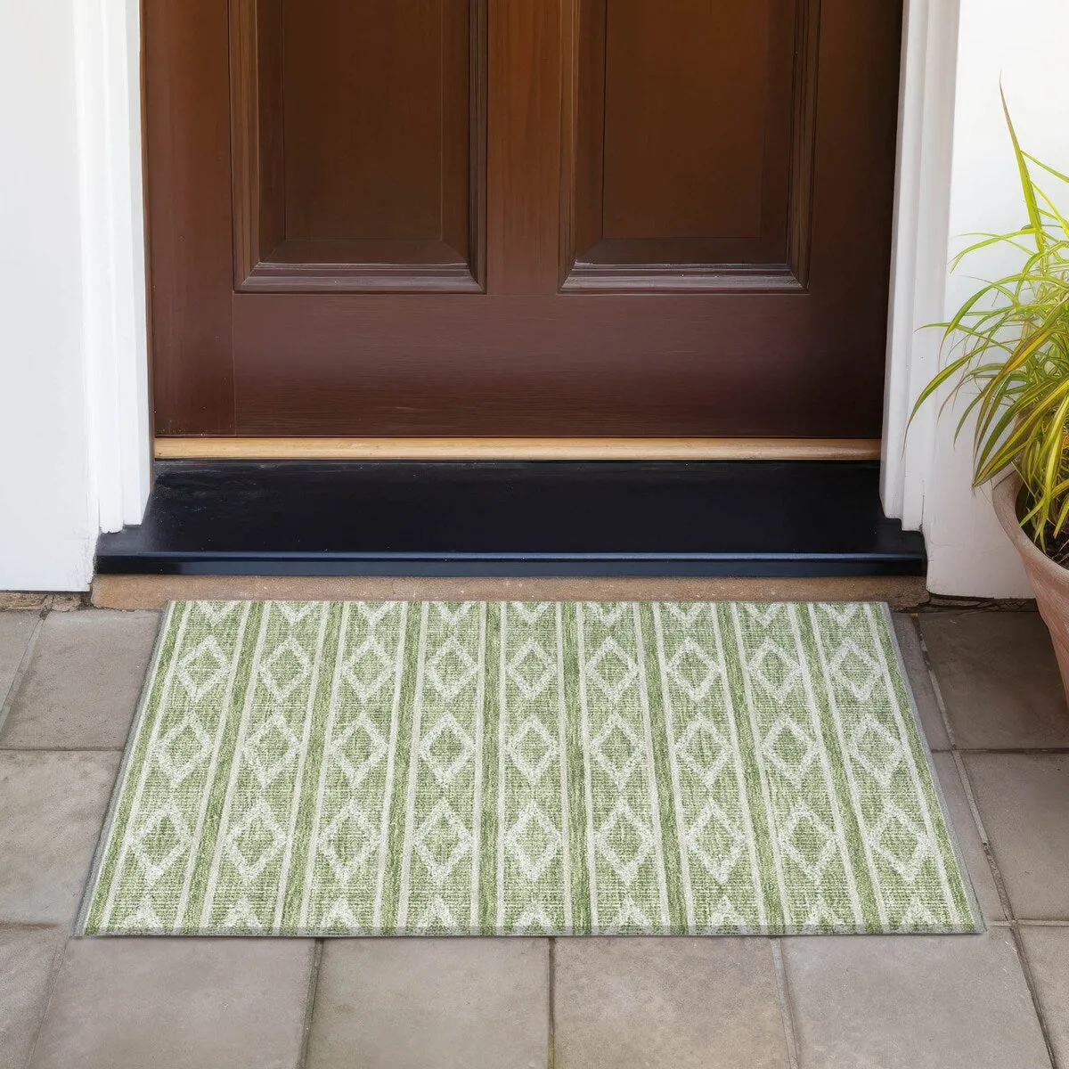 Machine Washable Indoor/ Outdoor Diamond Stripe Chantille Rug