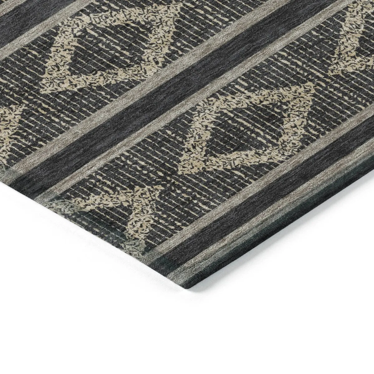 Machine Washable Indoor/ Outdoor Diamond Stripe Chantille Rug