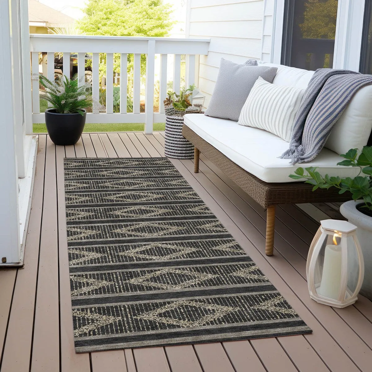 Machine Washable Indoor/ Outdoor Diamond Stripe Chantille Rug