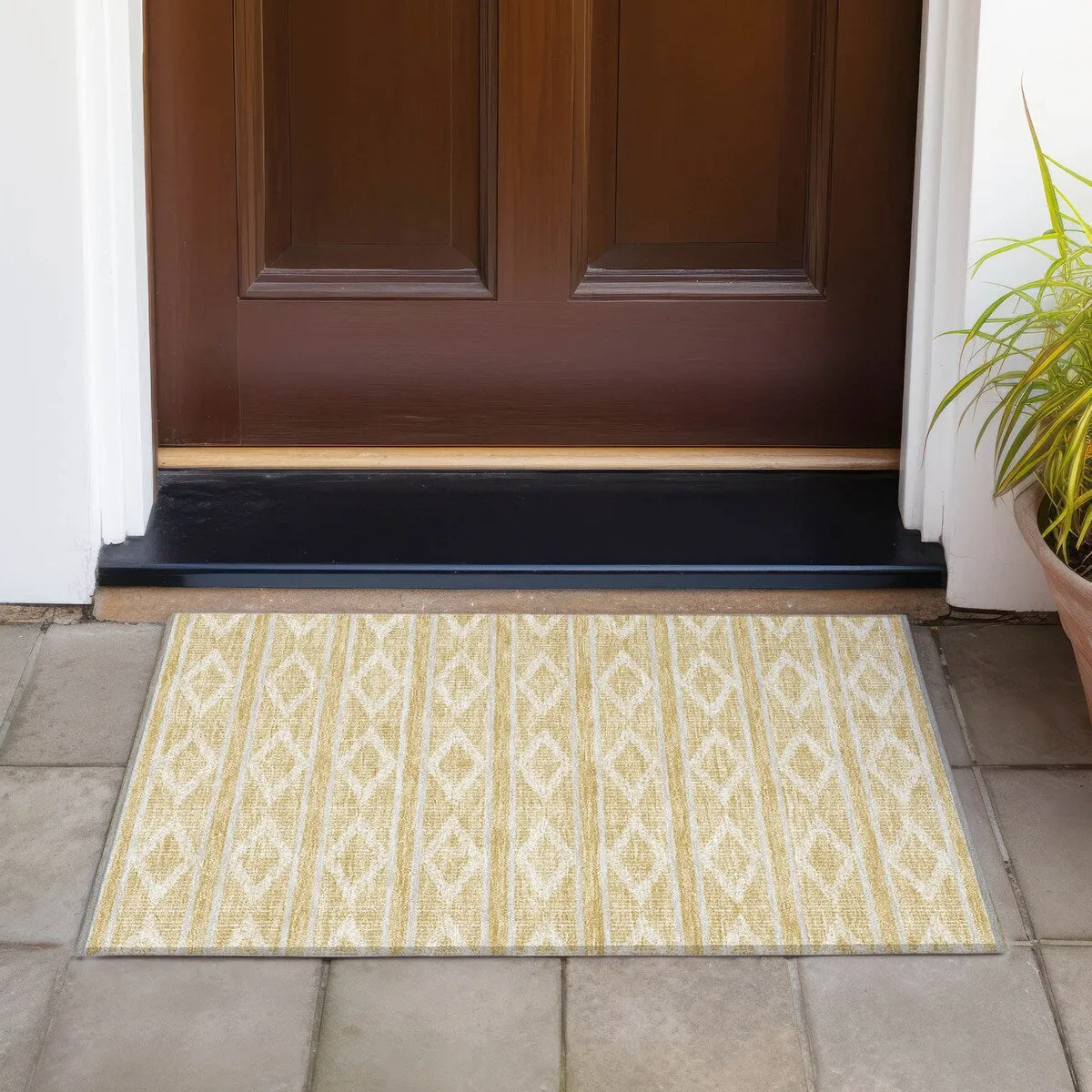 Machine Washable Indoor/ Outdoor Diamond Stripe Chantille Rug