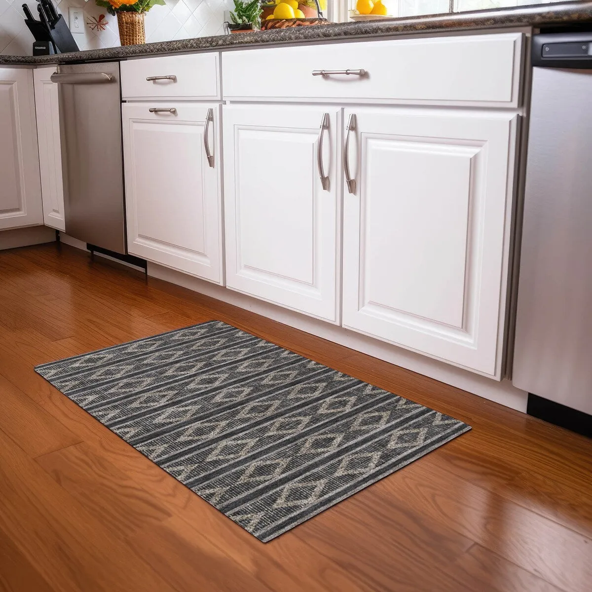 Machine Washable Indoor/ Outdoor Diamond Stripe Chantille Rug