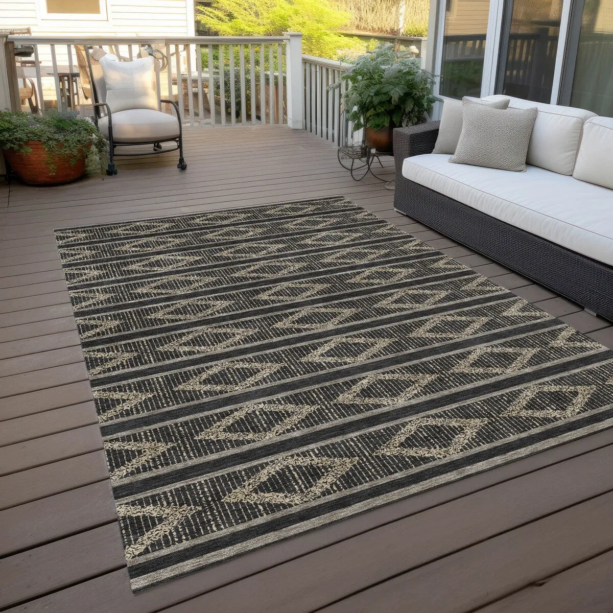 Machine Washable Indoor/ Outdoor Diamond Stripe Chantille Rug