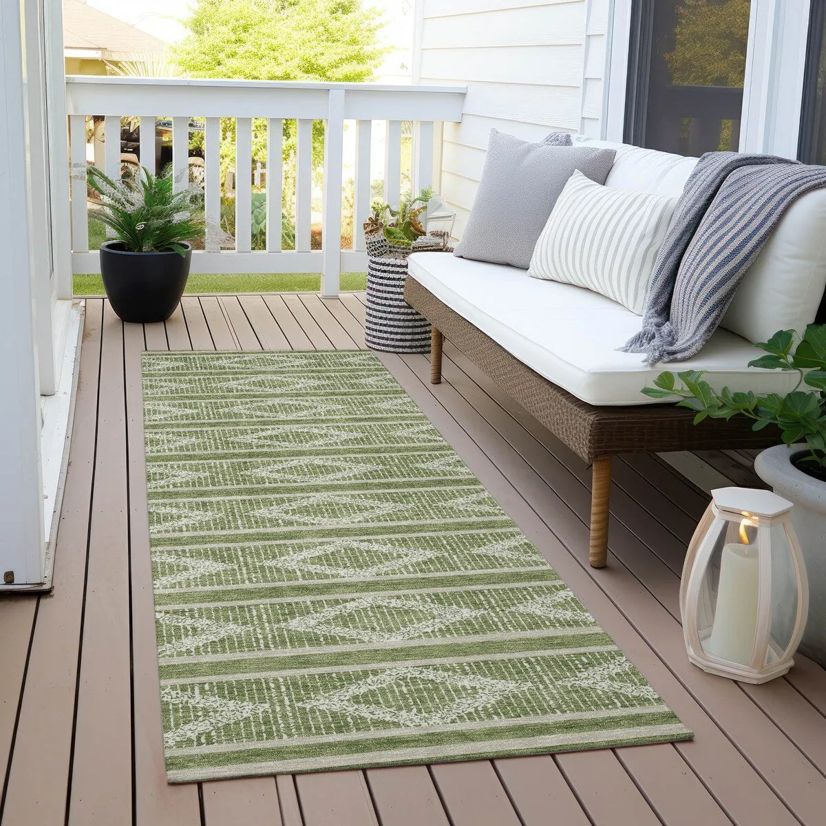 Machine Washable Indoor/ Outdoor Diamond Stripe Chantille Rug