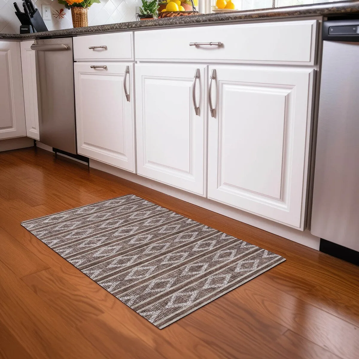 Machine Washable Indoor/ Outdoor Diamond Stripe Chantille Rug