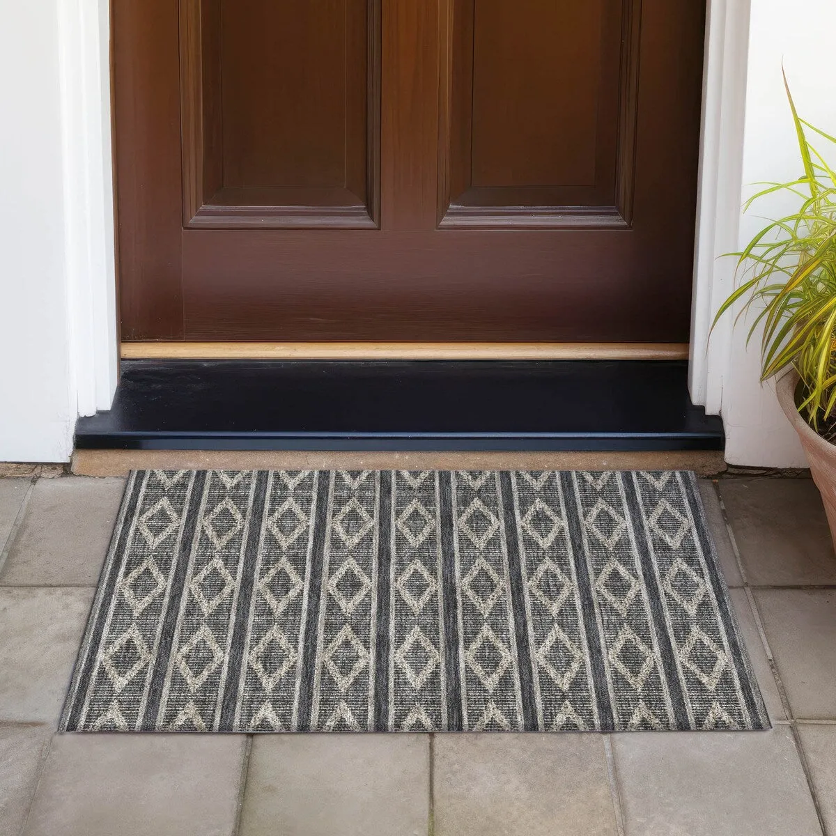 Machine Washable Indoor/ Outdoor Diamond Stripe Chantille Rug