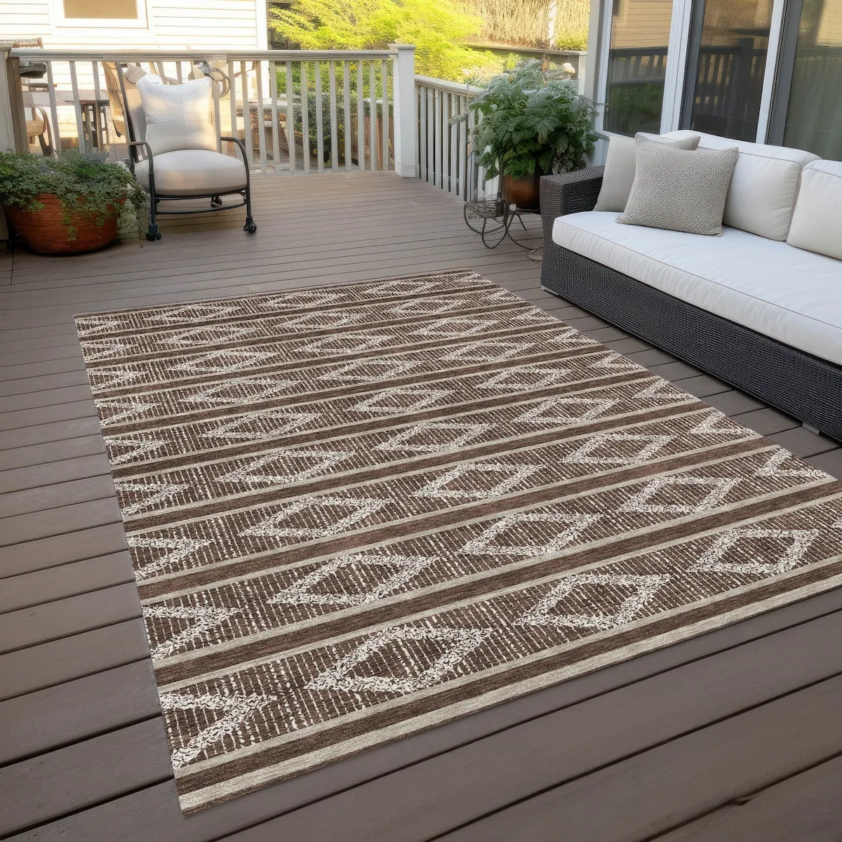 Machine Washable Indoor/ Outdoor Diamond Stripe Chantille Rug