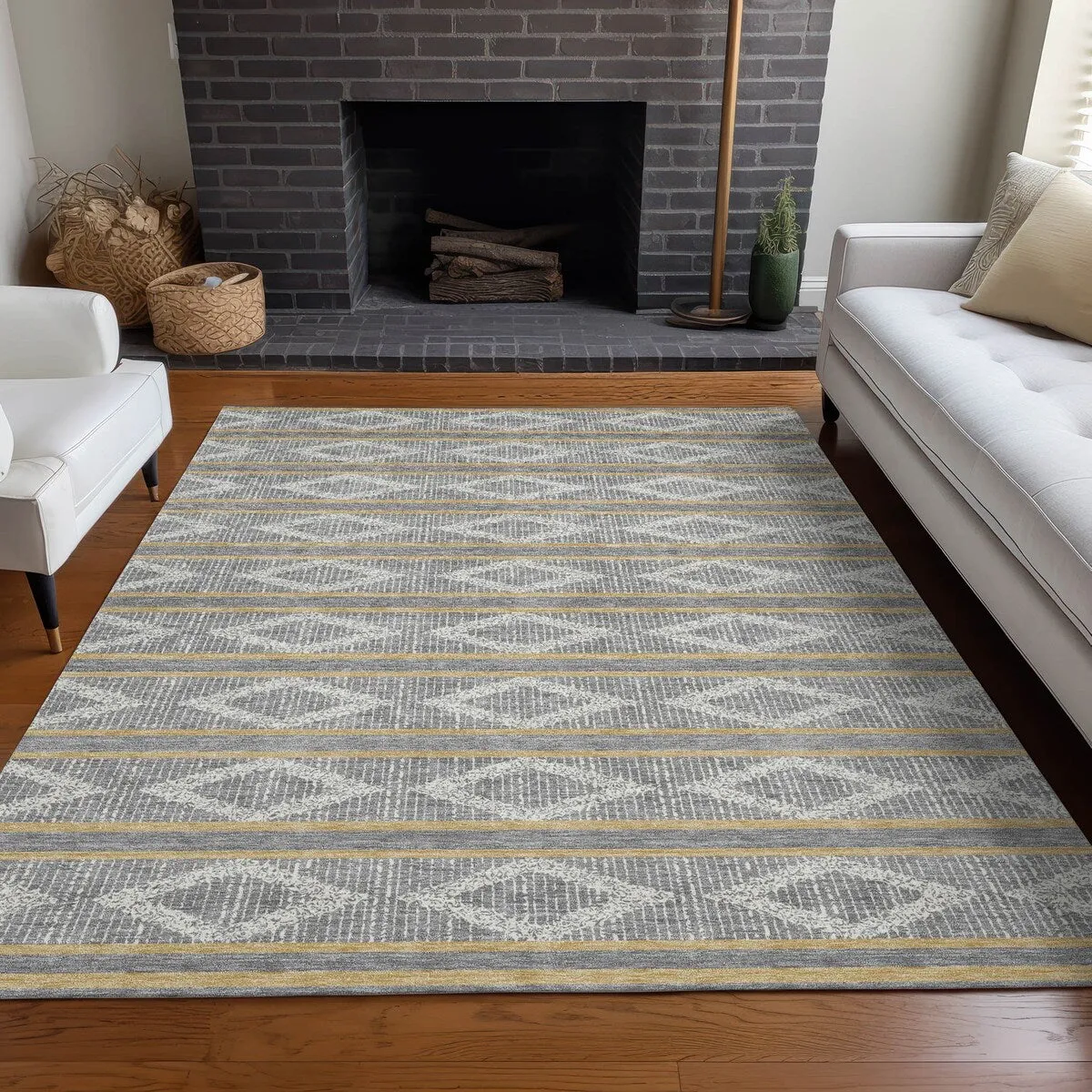Machine Washable Indoor/ Outdoor Diamond Stripe Chantille Rug