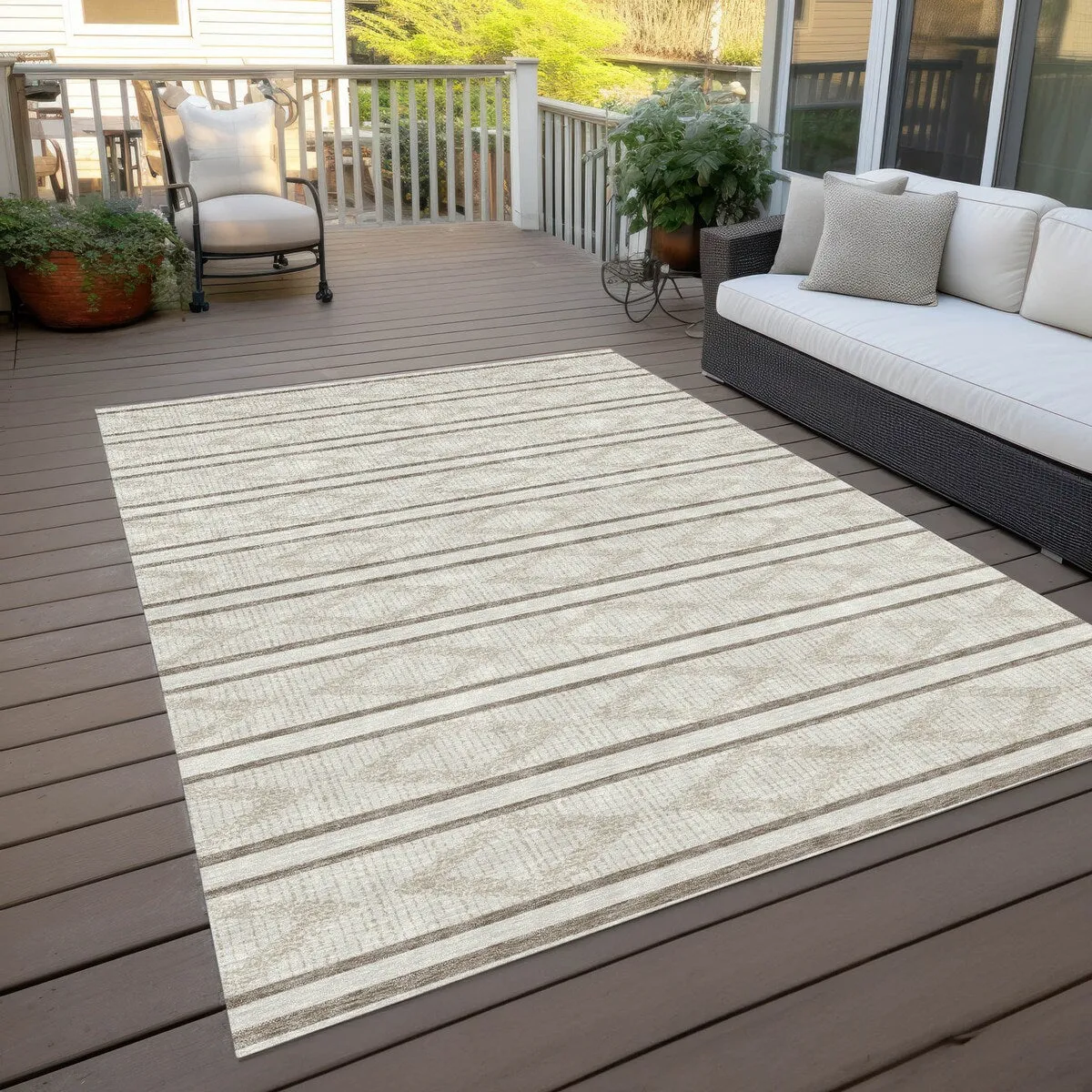 Machine Washable Indoor/ Outdoor Diamond Stripe Chantille Rug