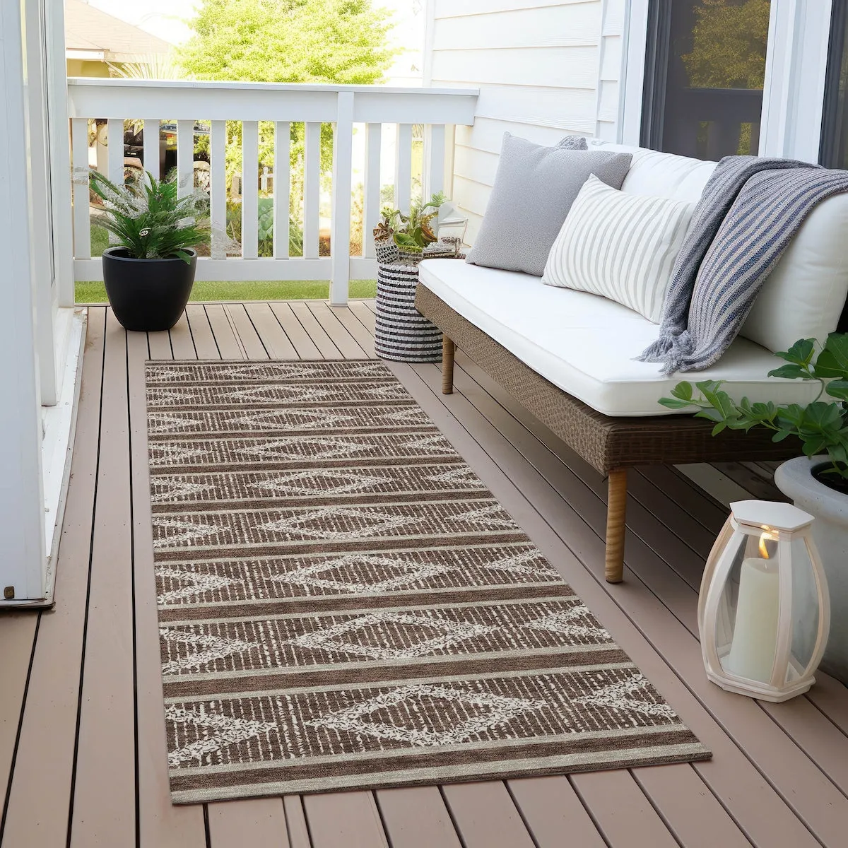 Machine Washable Indoor/ Outdoor Diamond Stripe Chantille Rug
