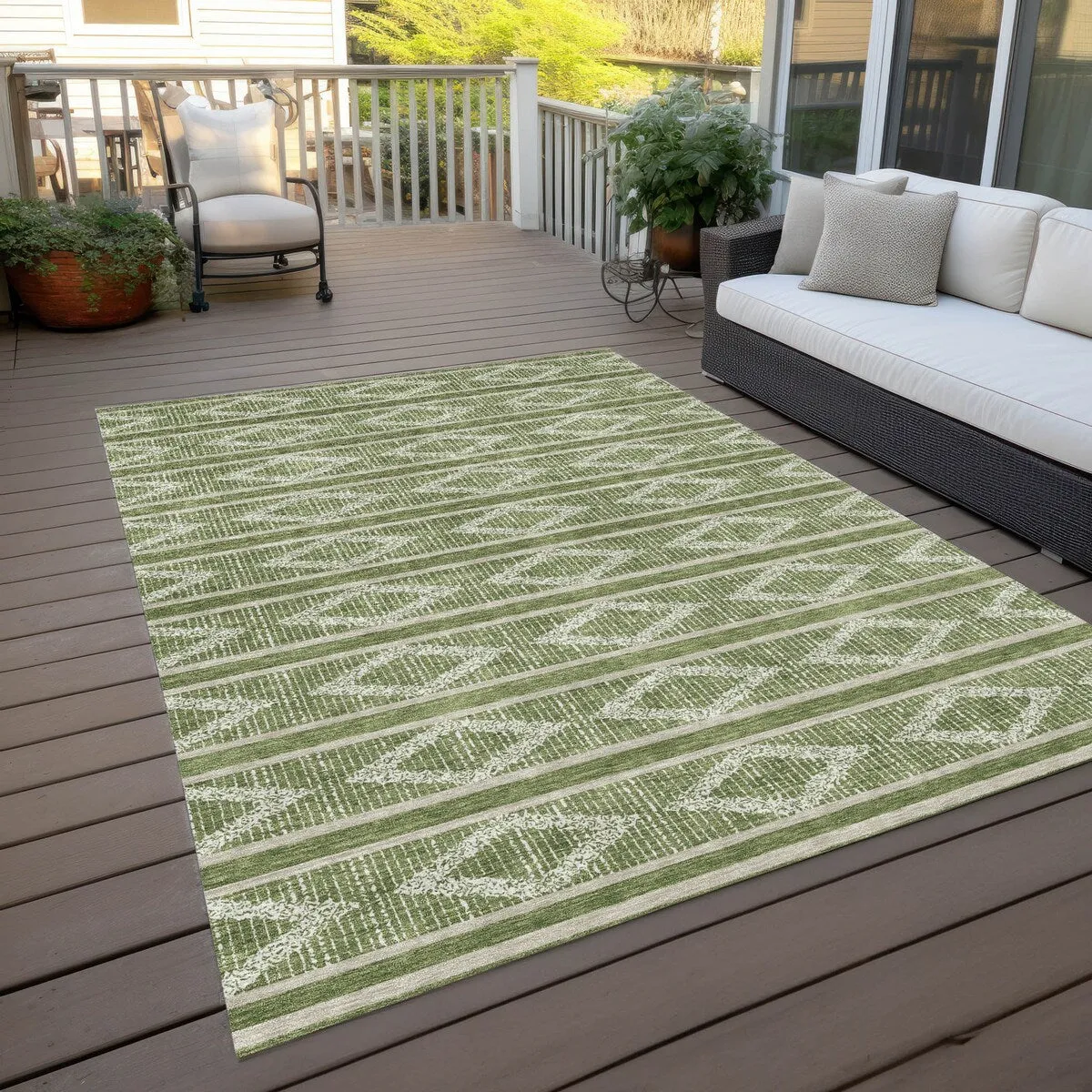 Machine Washable Indoor/ Outdoor Diamond Stripe Chantille Rug
