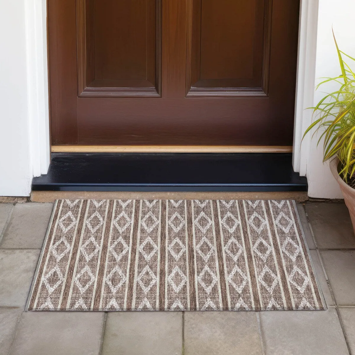 Machine Washable Indoor/ Outdoor Diamond Stripe Chantille Rug