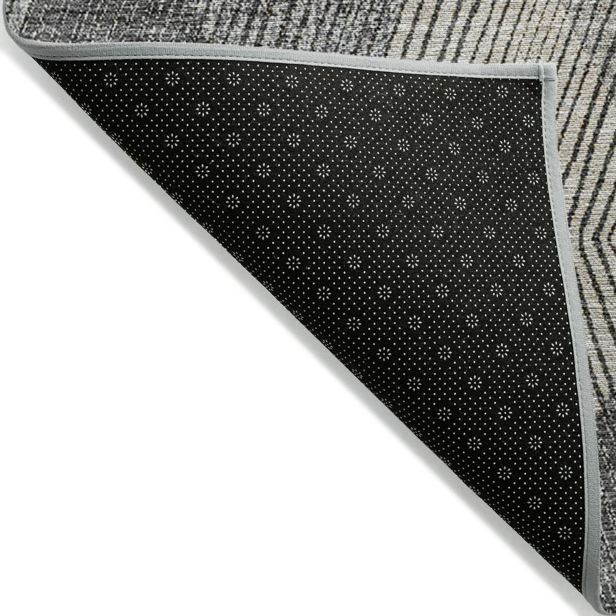 Machine Washable Indoor/ Outdoor Diamond Stripes Chantille Rug