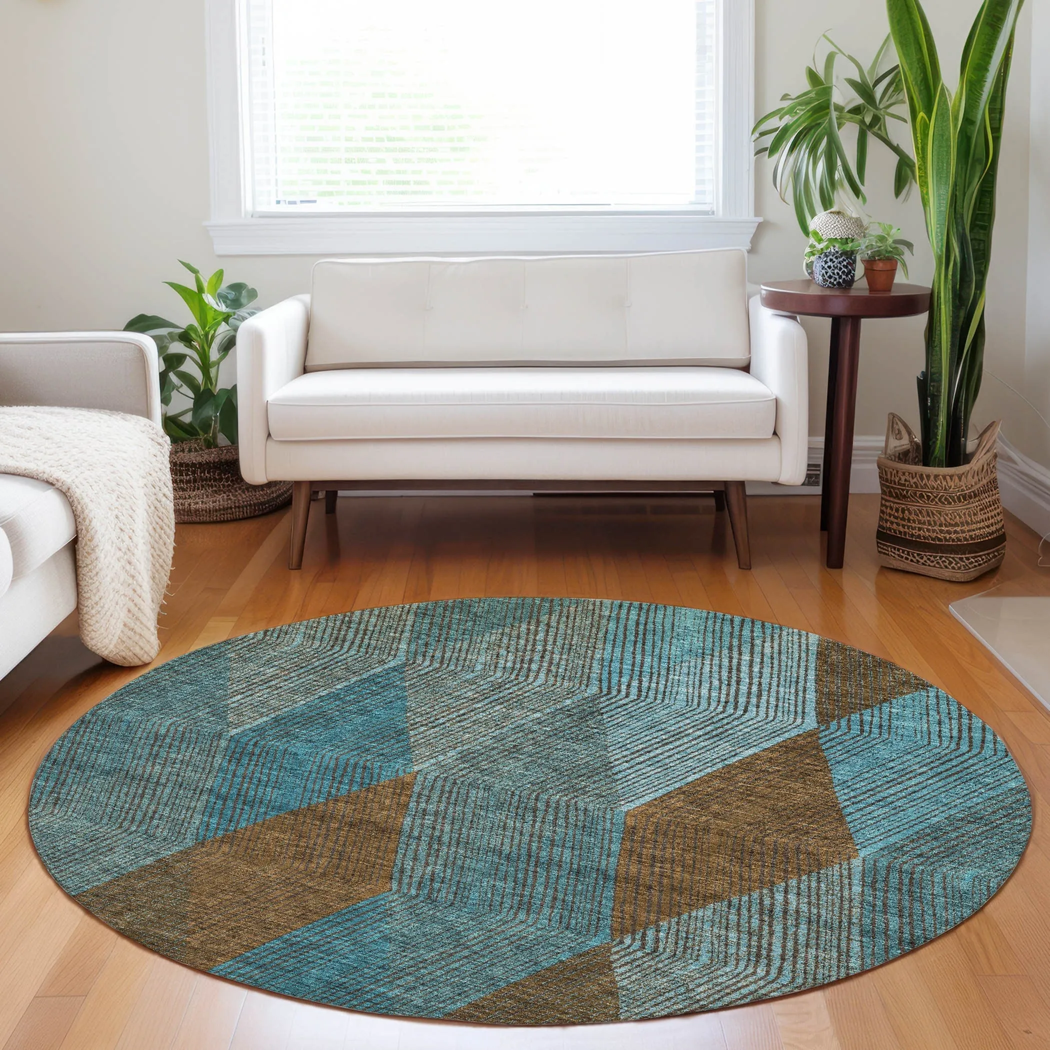 Machine Washable Indoor/ Outdoor Diamond Stripes Chantille Rug