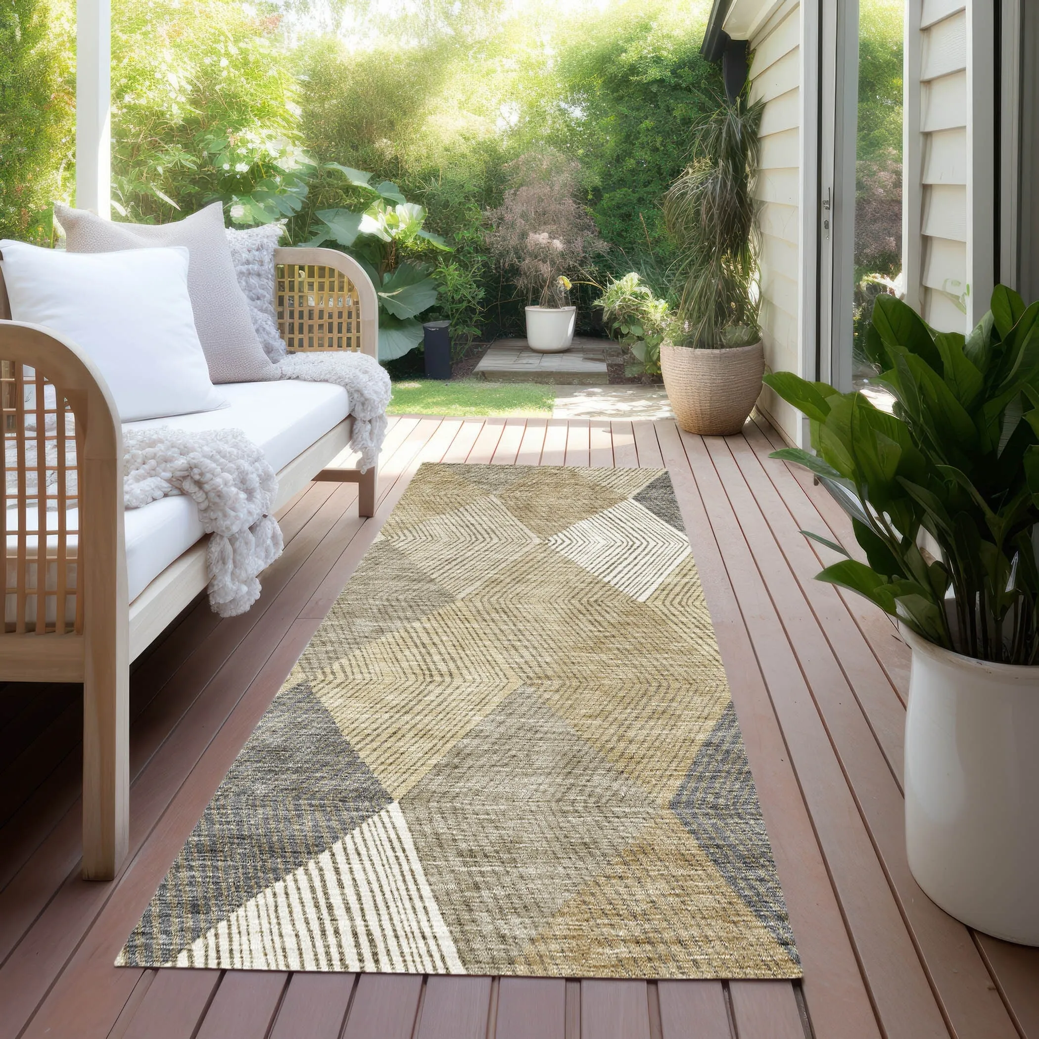 Machine Washable Indoor/ Outdoor Diamond Stripes Chantille Rug