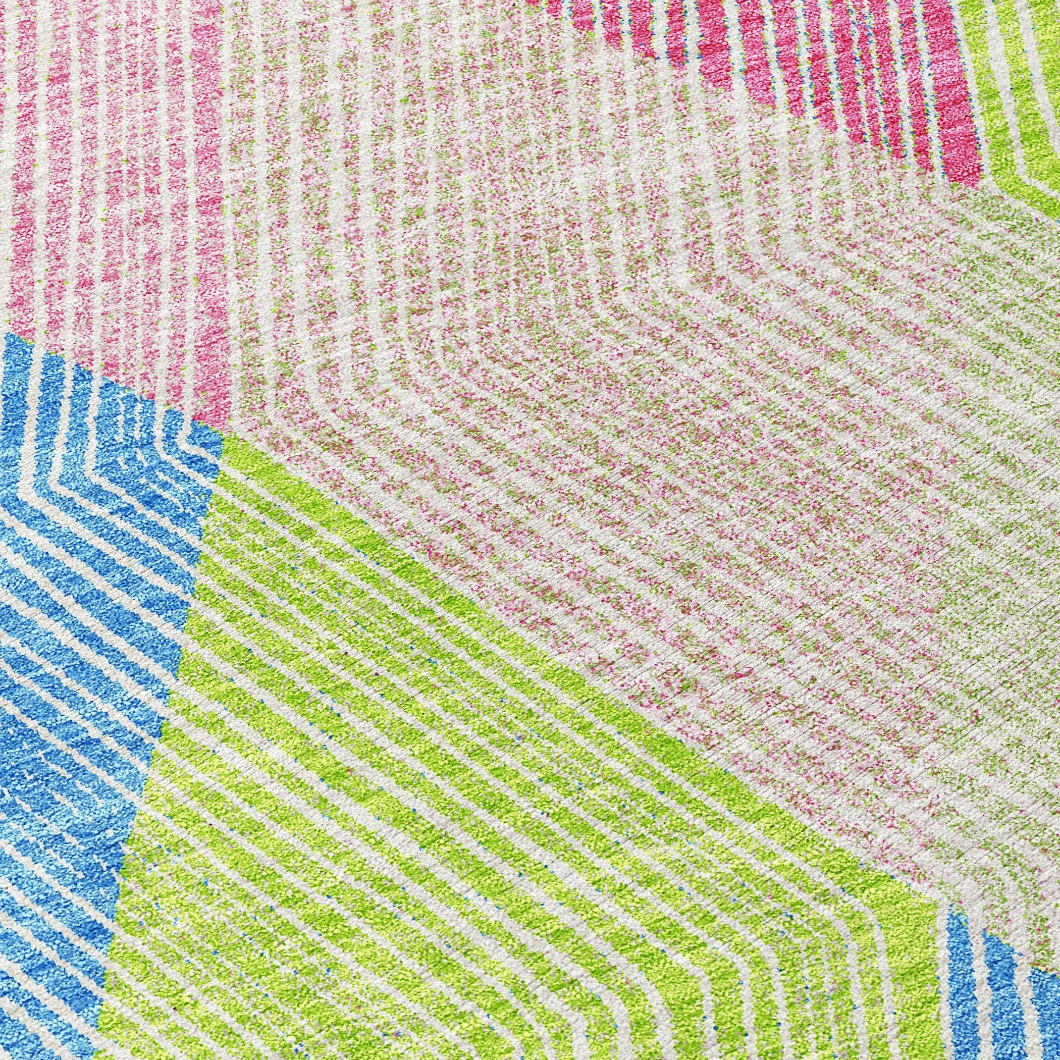 Machine Washable Indoor/ Outdoor Diamond Stripes Chantille Rug