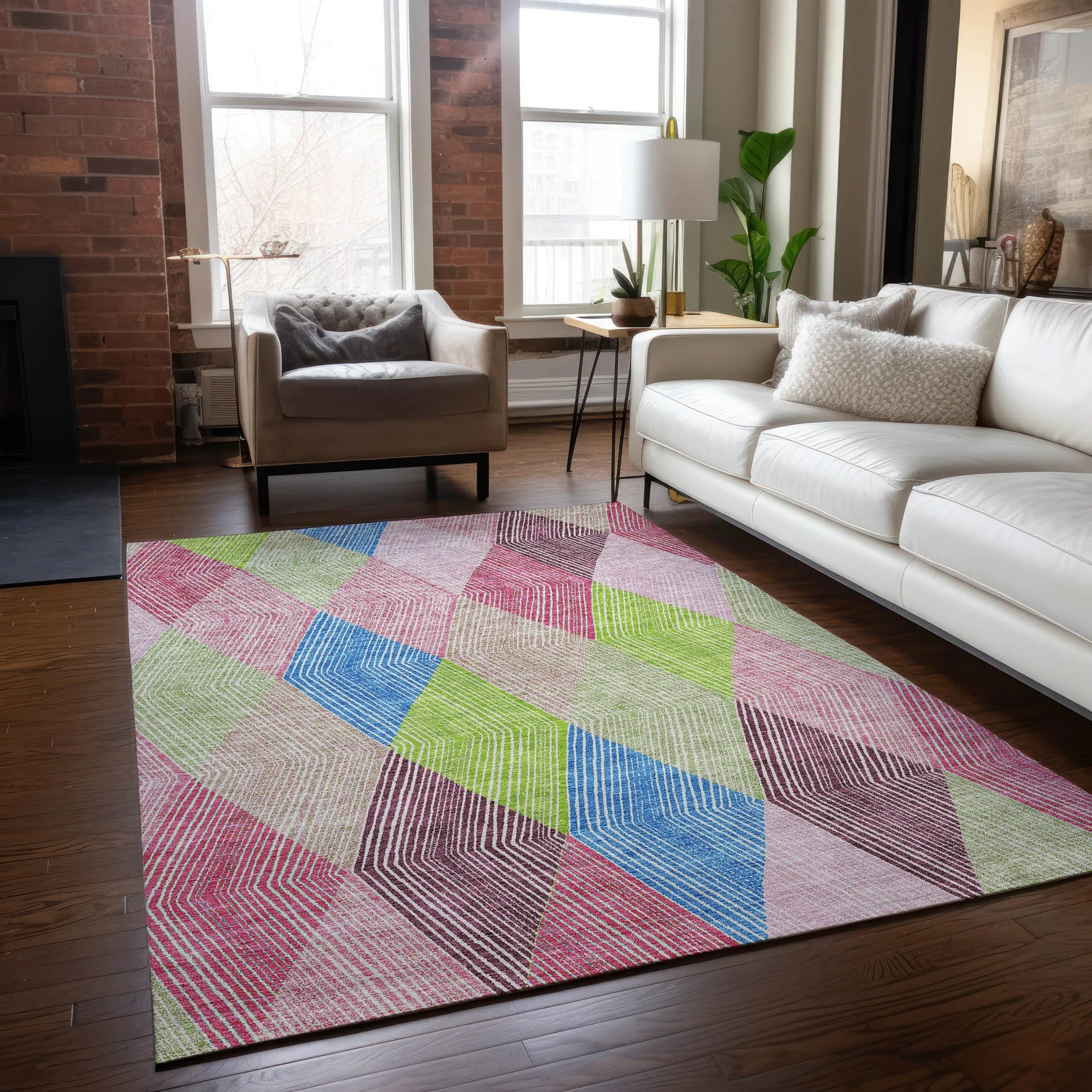 Machine Washable Indoor/ Outdoor Diamond Stripes Chantille Rug