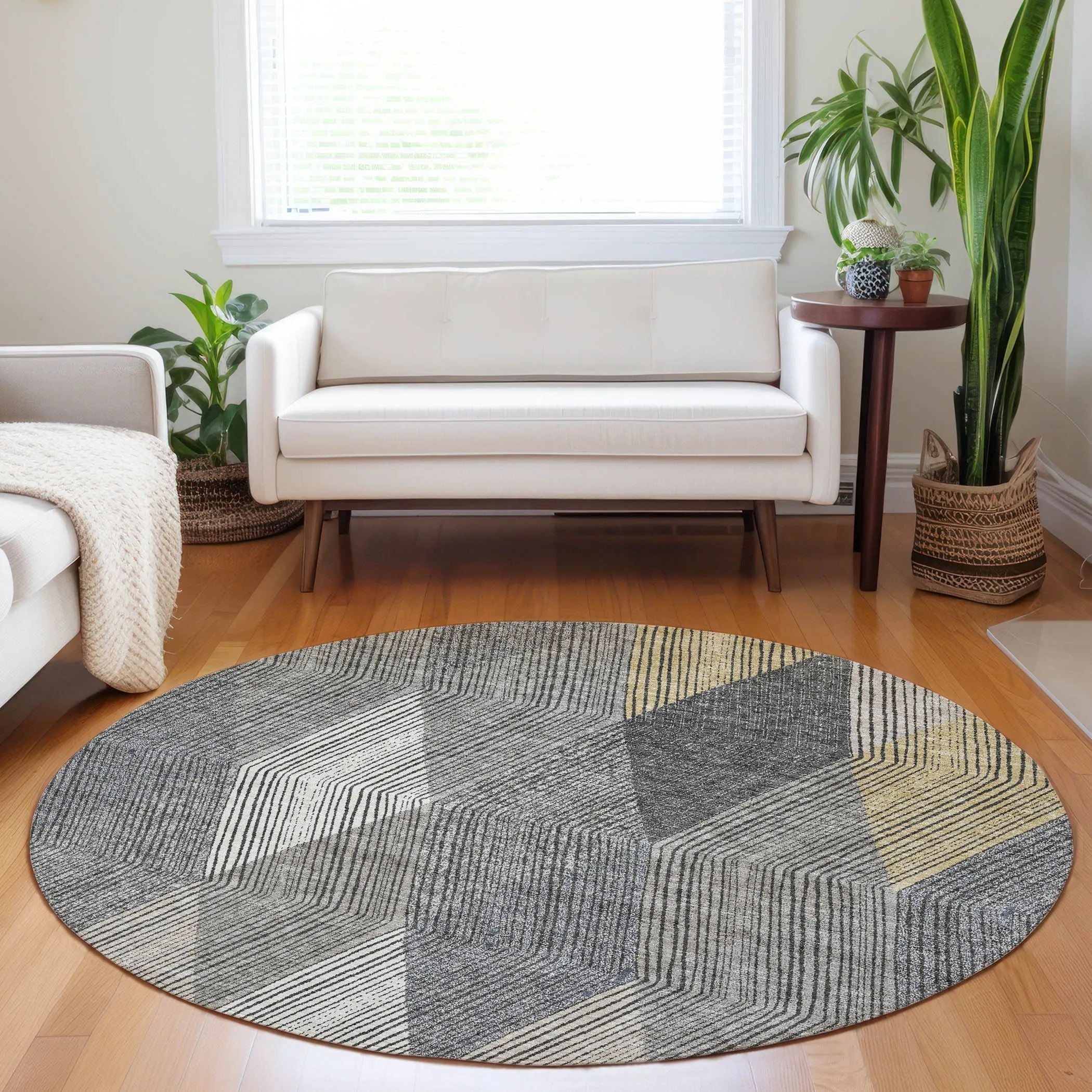 Machine Washable Indoor/ Outdoor Diamond Stripes Chantille Rug