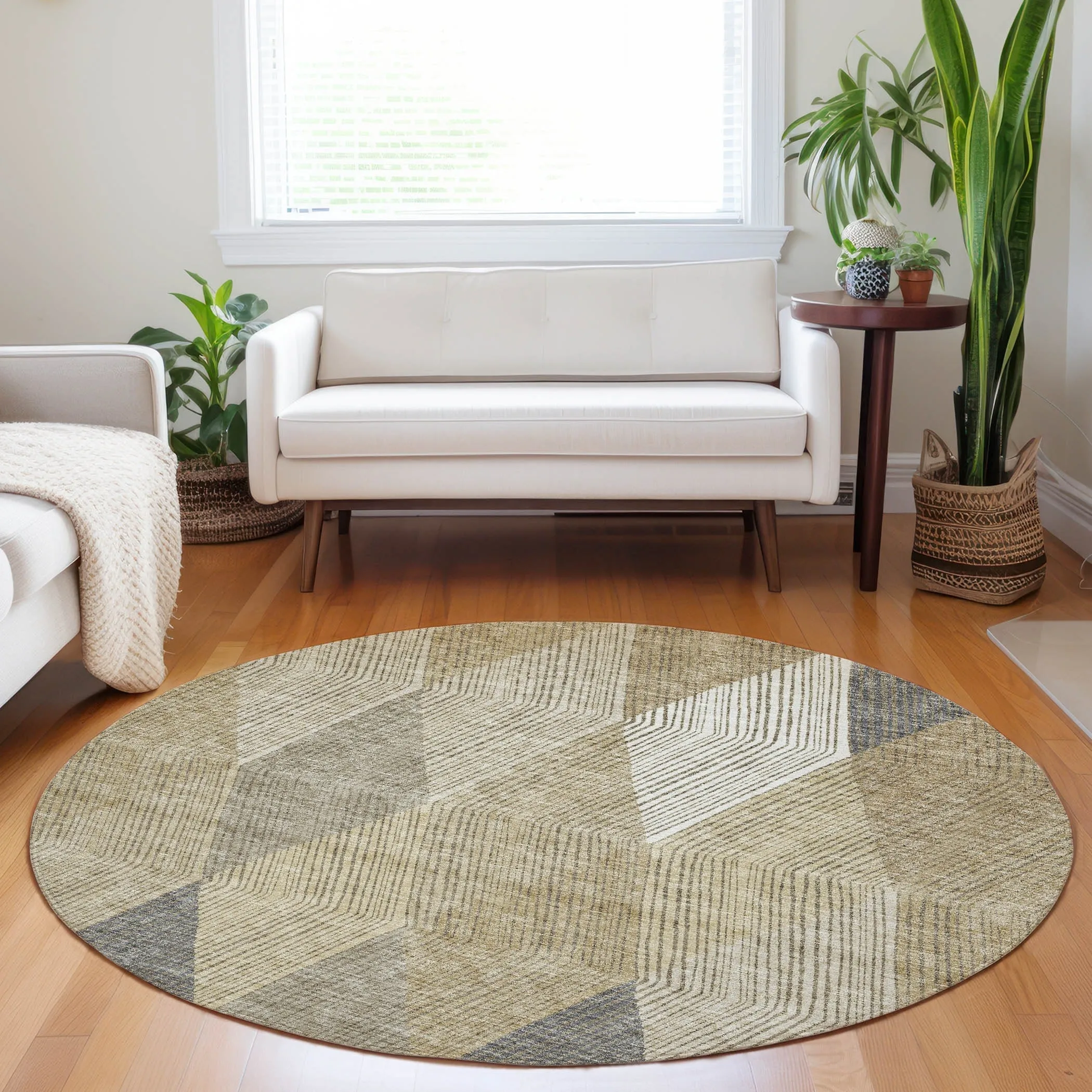 Machine Washable Indoor/ Outdoor Diamond Stripes Chantille Rug
