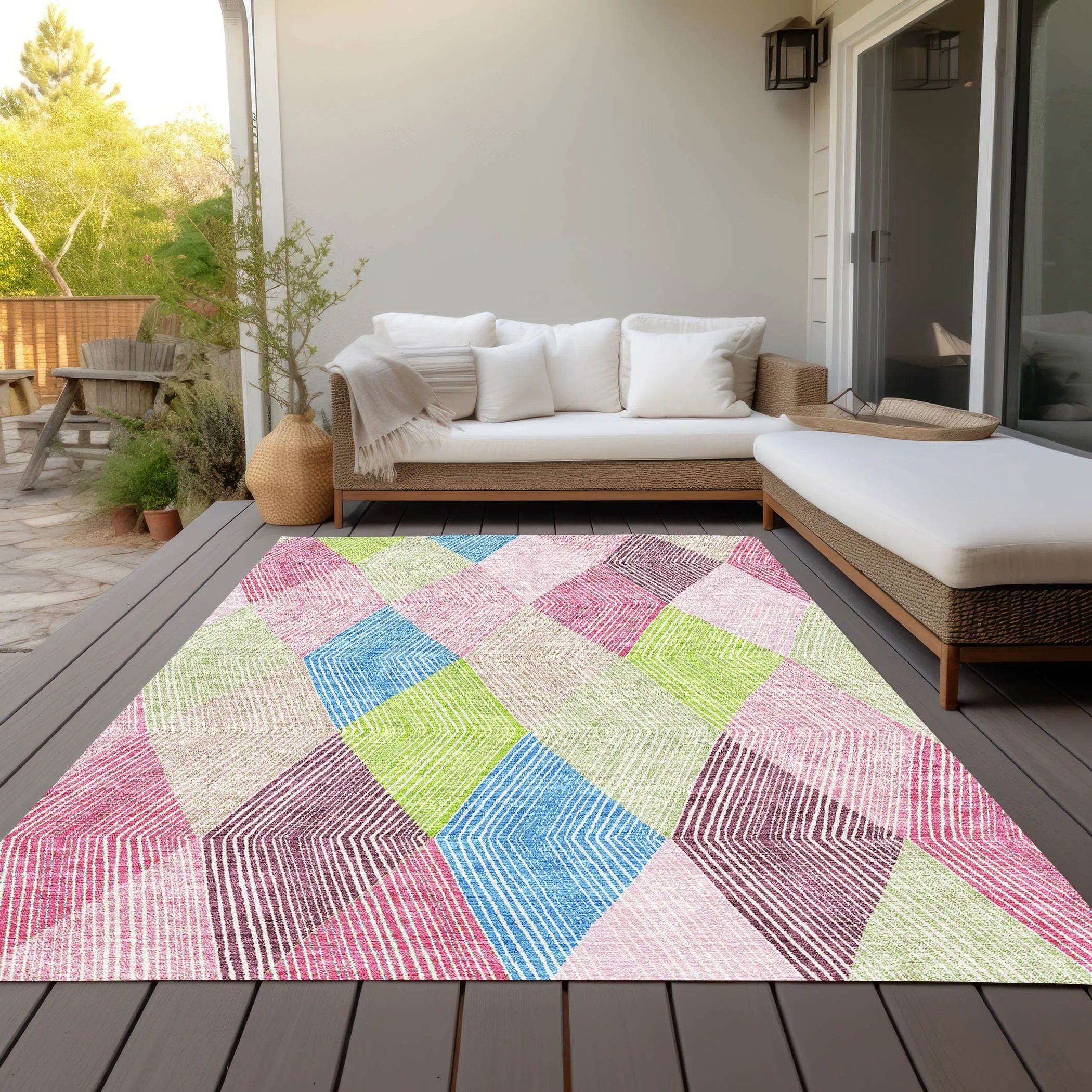Machine Washable Indoor/ Outdoor Diamond Stripes Chantille Rug