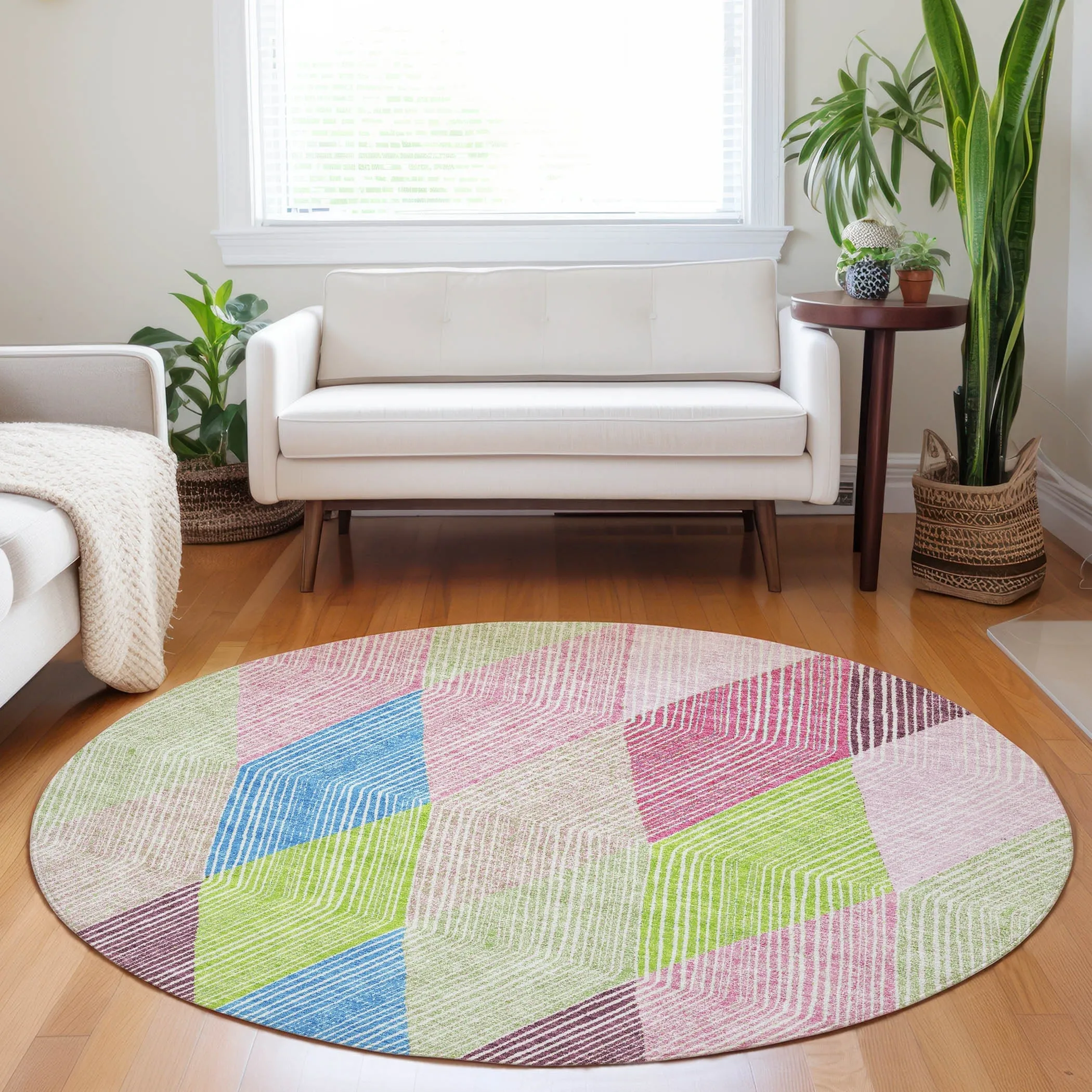 Machine Washable Indoor/ Outdoor Diamond Stripes Chantille Rug