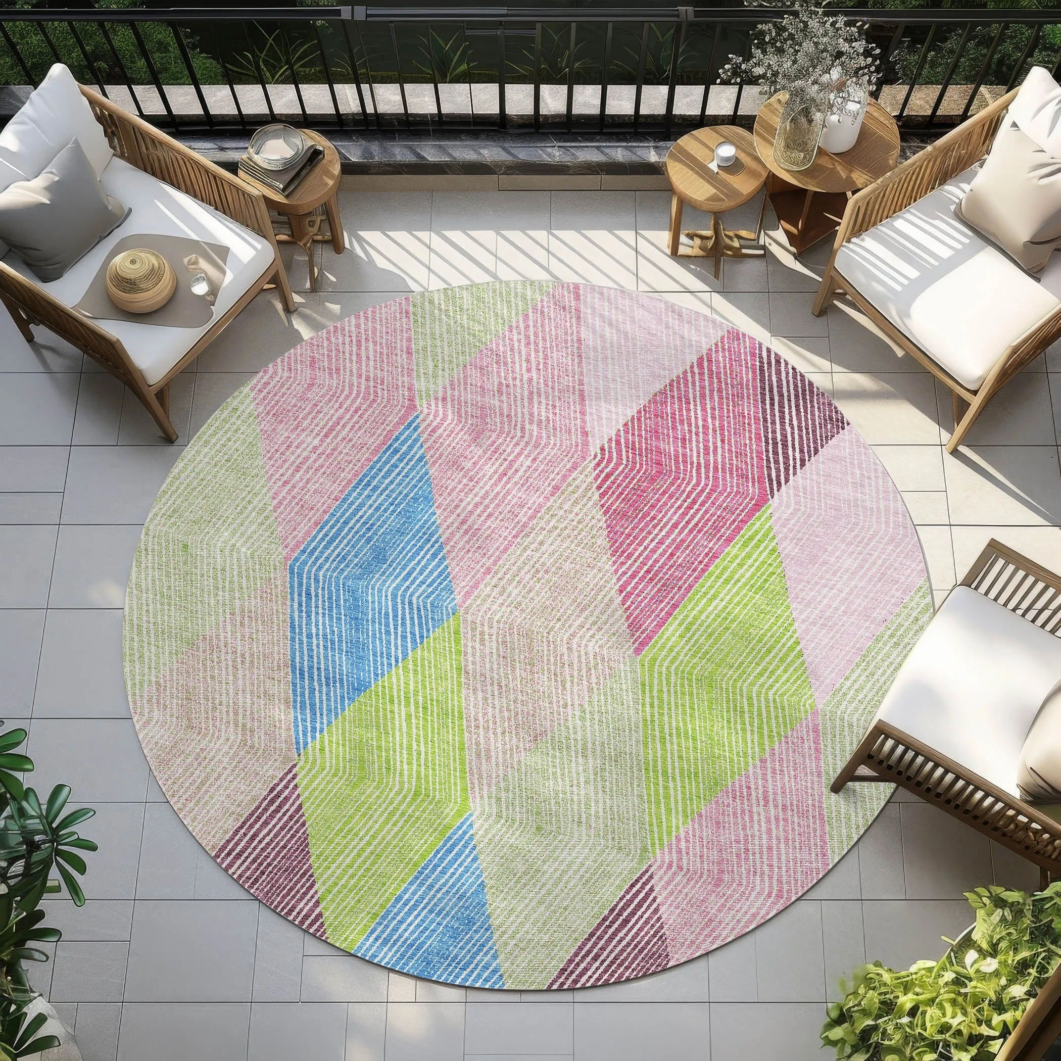 Machine Washable Indoor/ Outdoor Diamond Stripes Chantille Rug