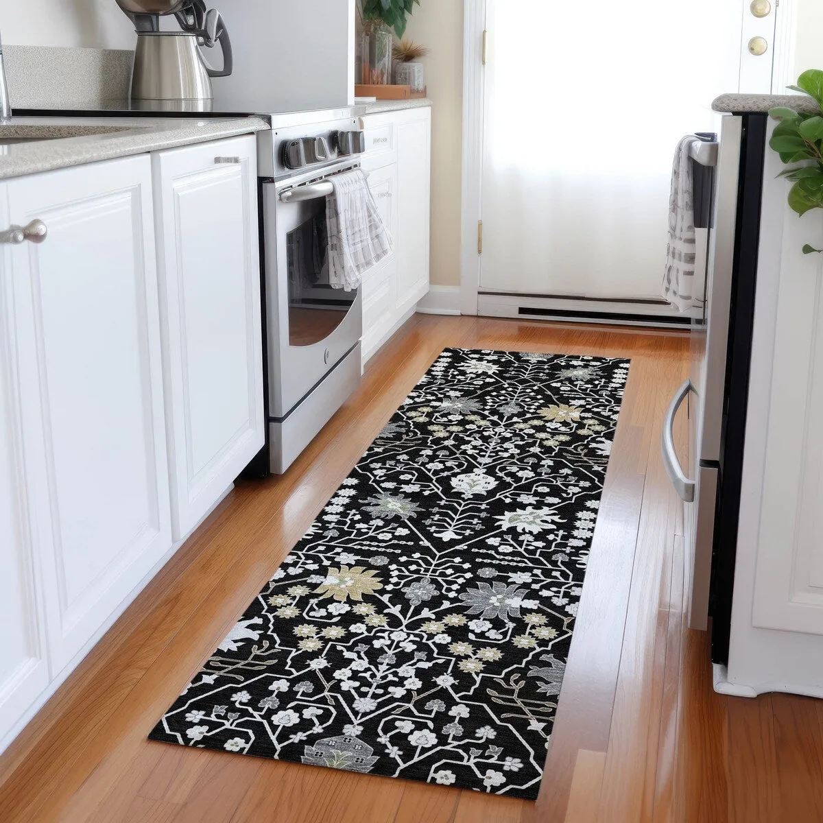 Machine Washable Indoor/ Outdoor Global Traditional Chantille Rug