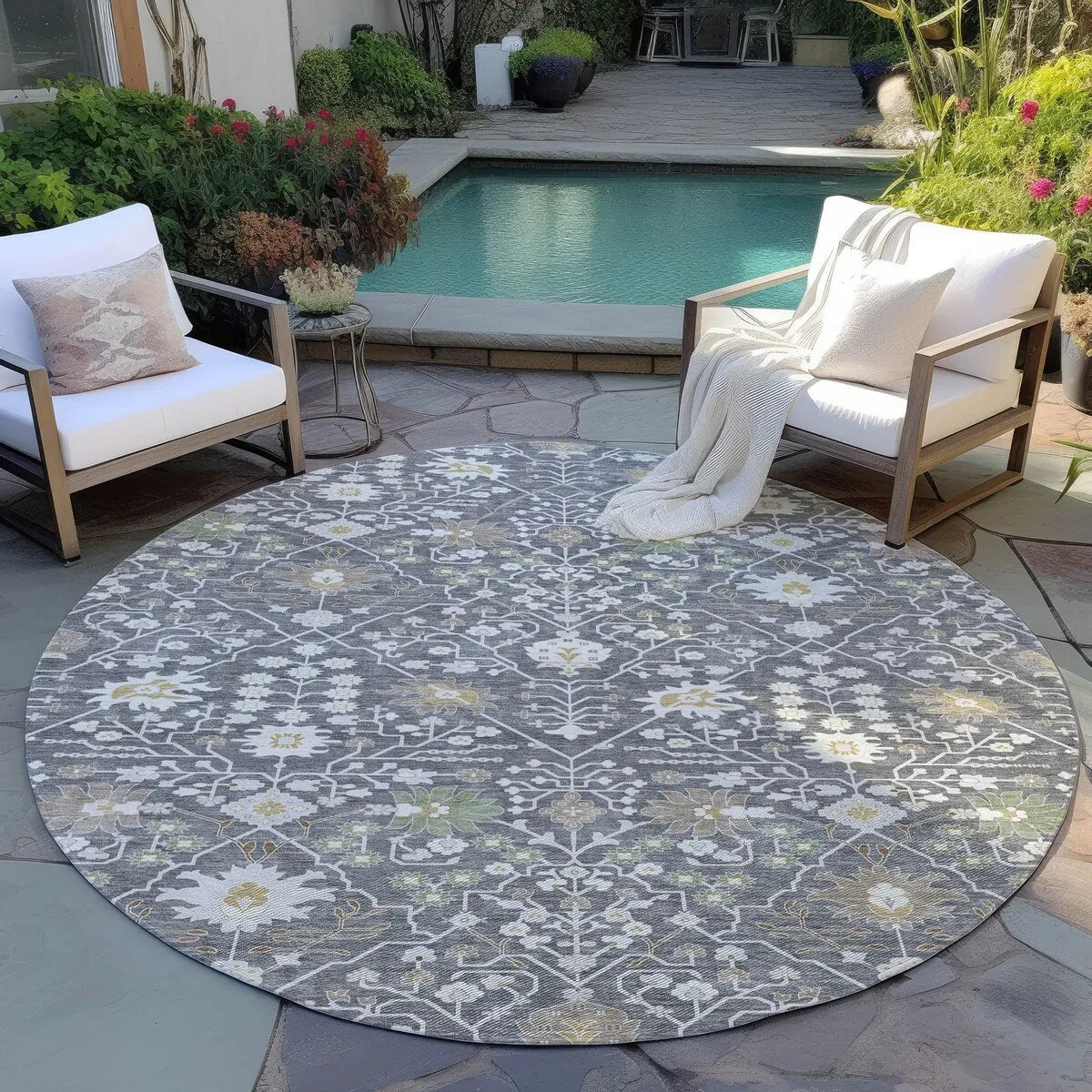 Machine Washable Indoor/ Outdoor Global Traditional Chantille Rug