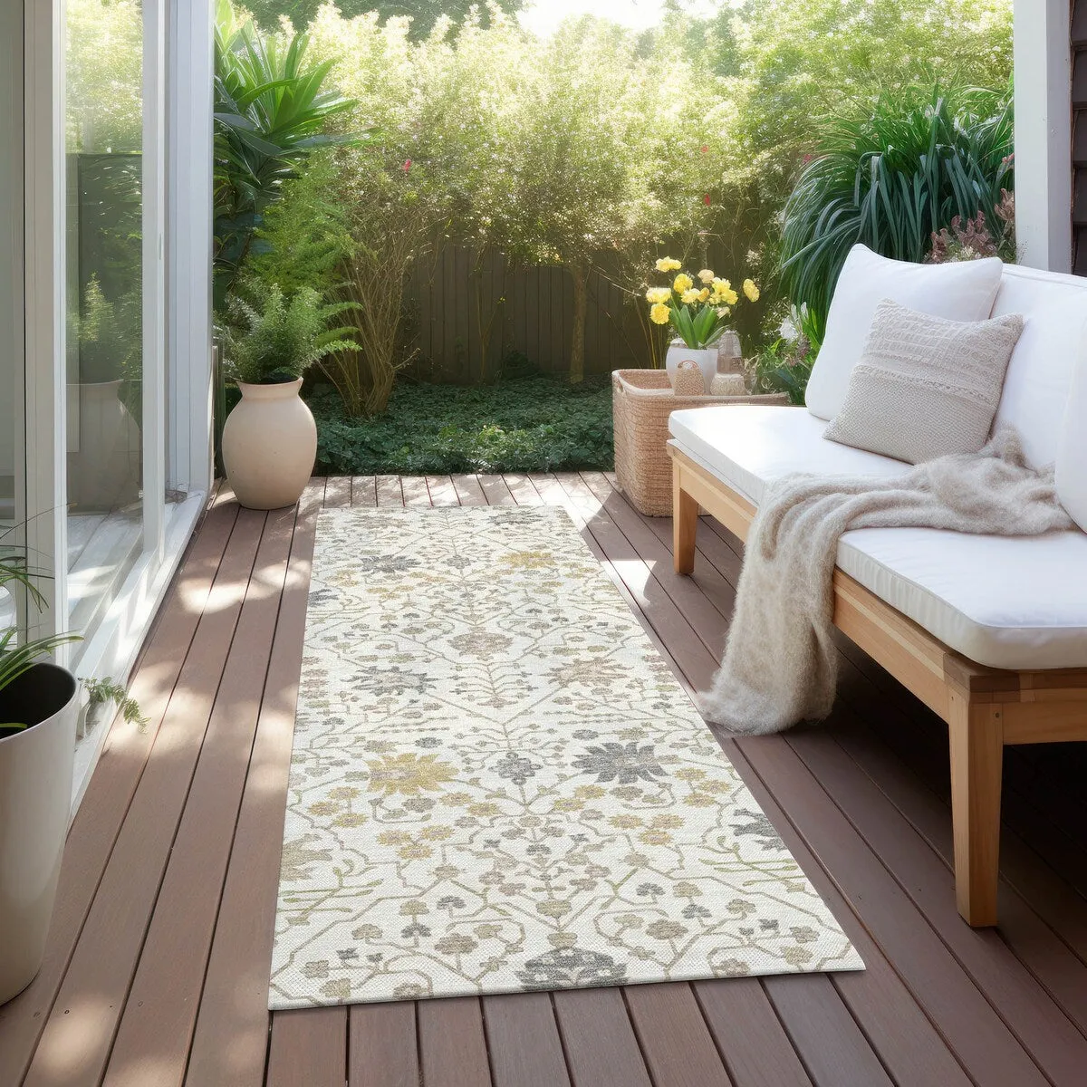 Machine Washable Indoor/ Outdoor Global Traditional Chantille Rug