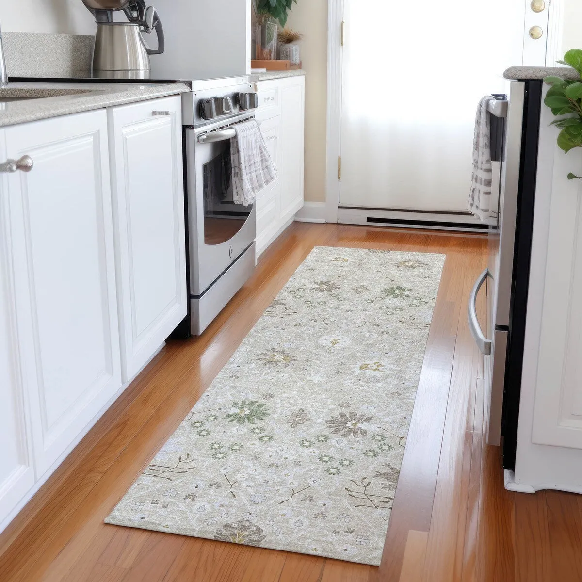 Machine Washable Indoor/ Outdoor Global Traditional Chantille Rug