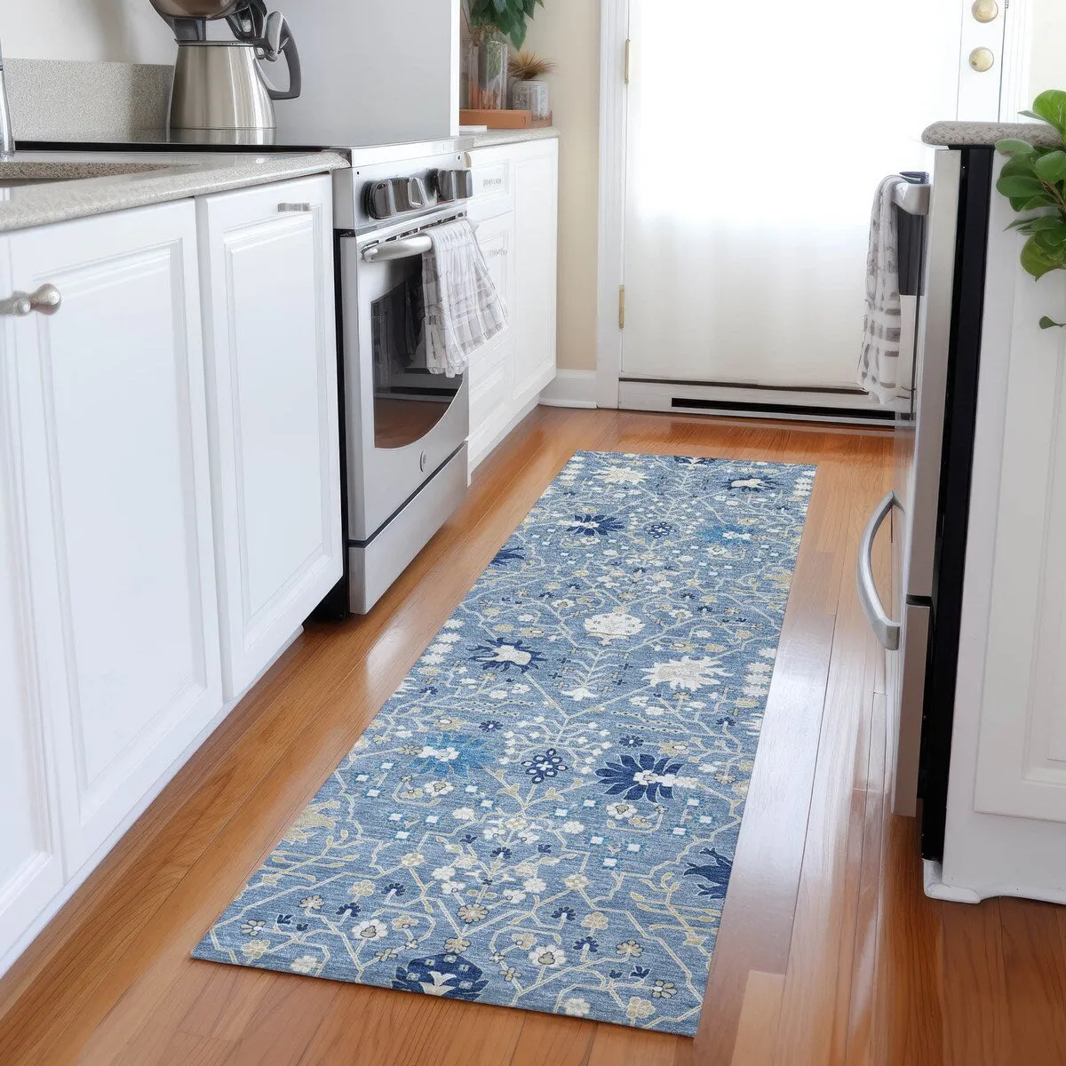 Machine Washable Indoor/ Outdoor Global Traditional Chantille Rug