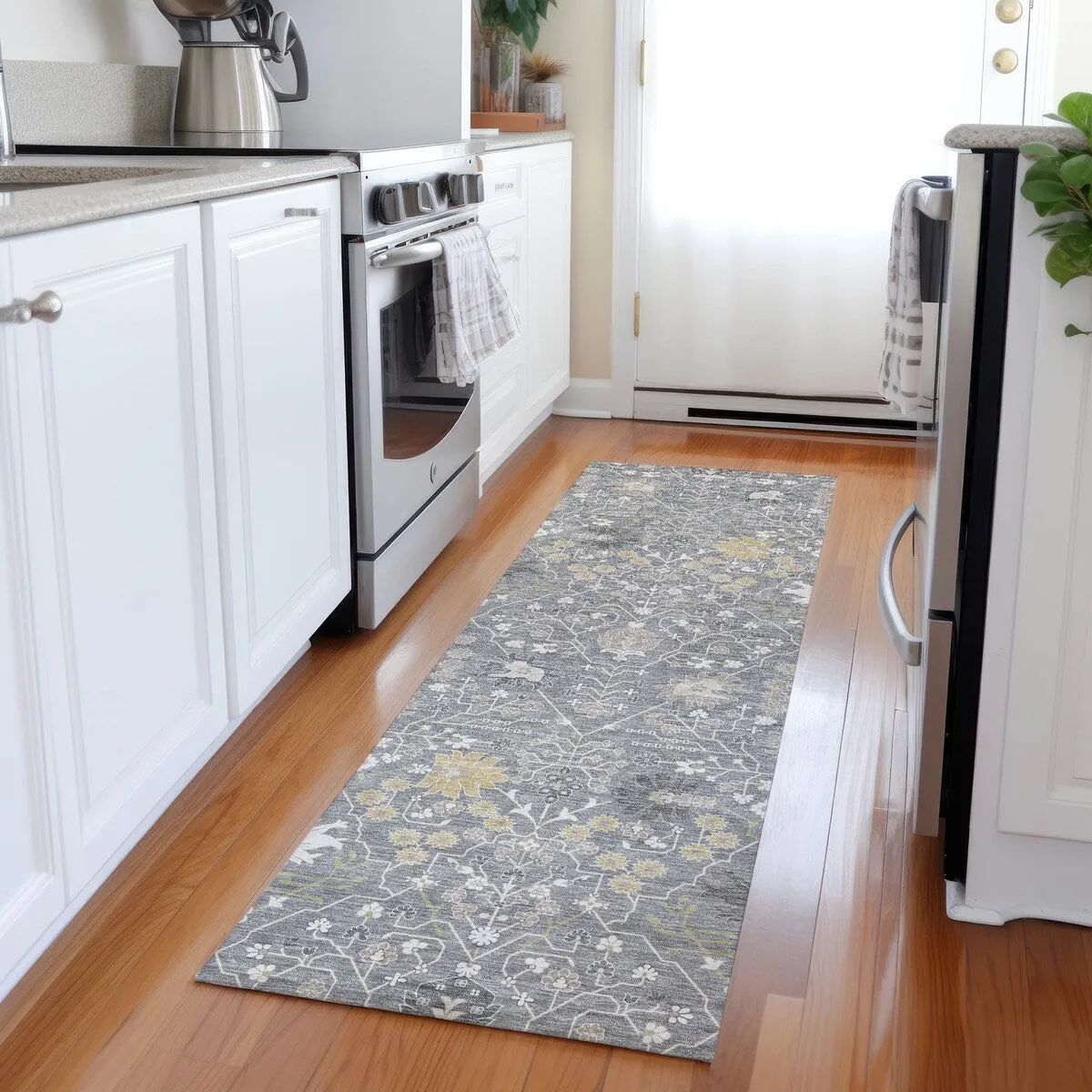 Machine Washable Indoor/ Outdoor Global Traditional Chantille Rug
