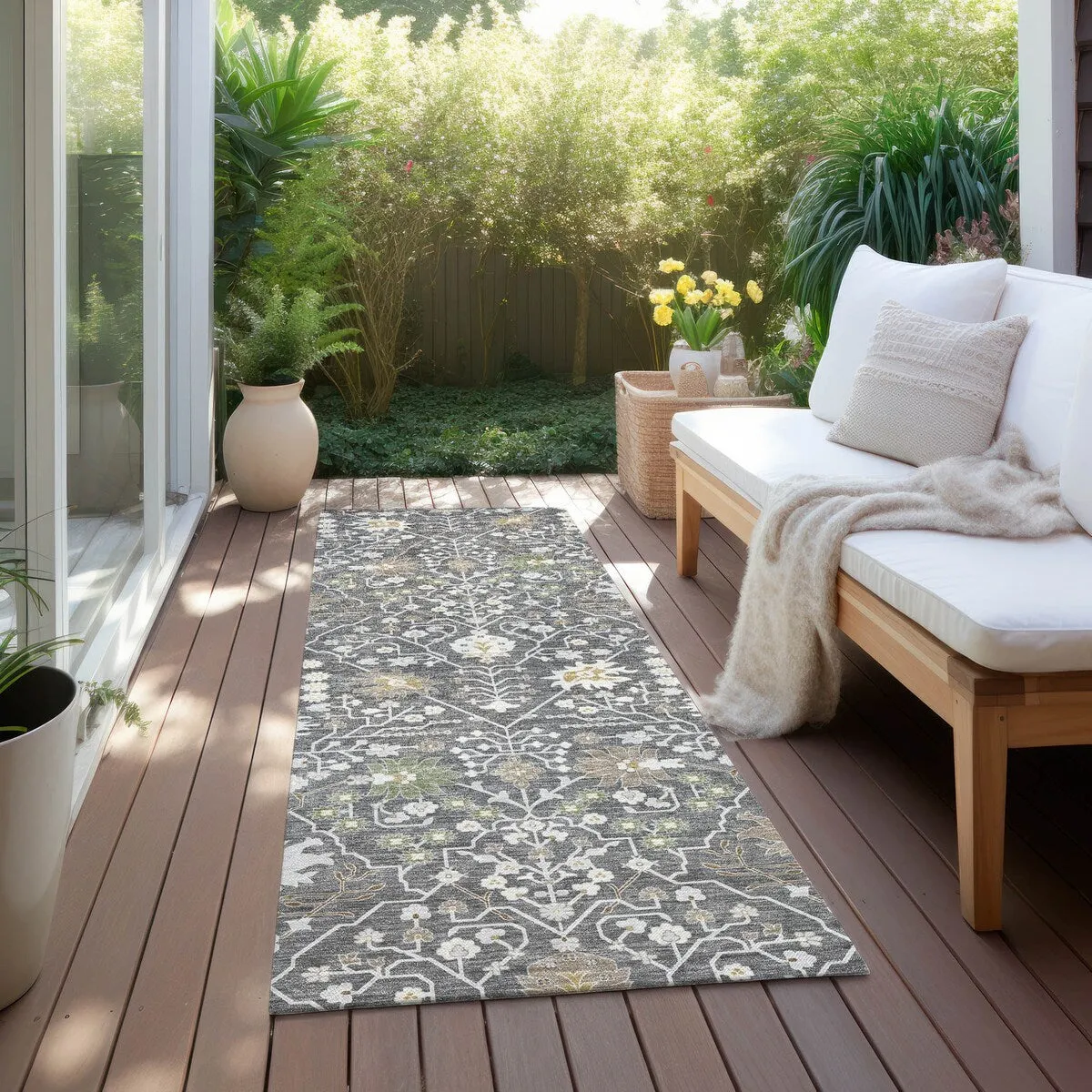 Machine Washable Indoor/ Outdoor Global Traditional Chantille Rug