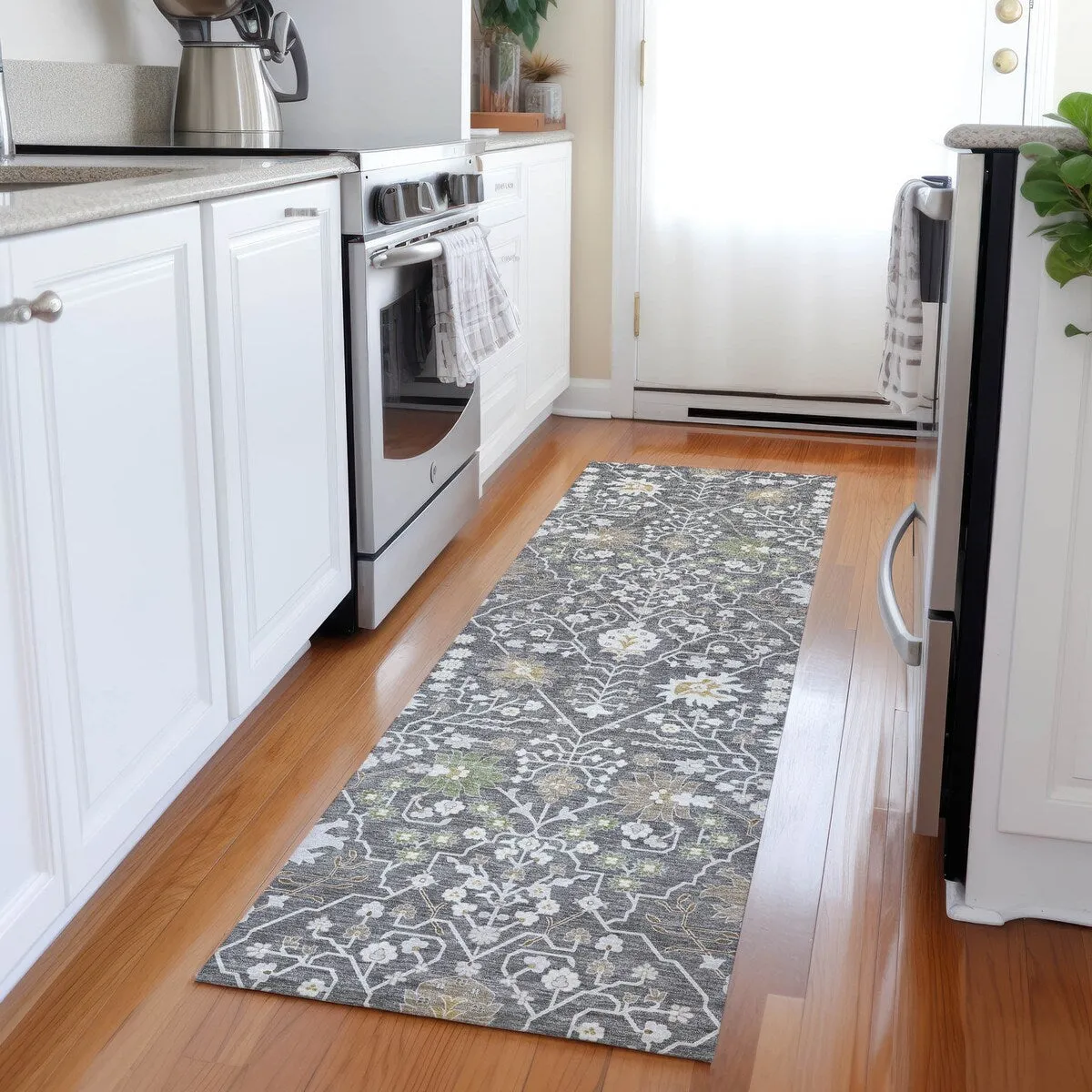 Machine Washable Indoor/ Outdoor Global Traditional Chantille Rug