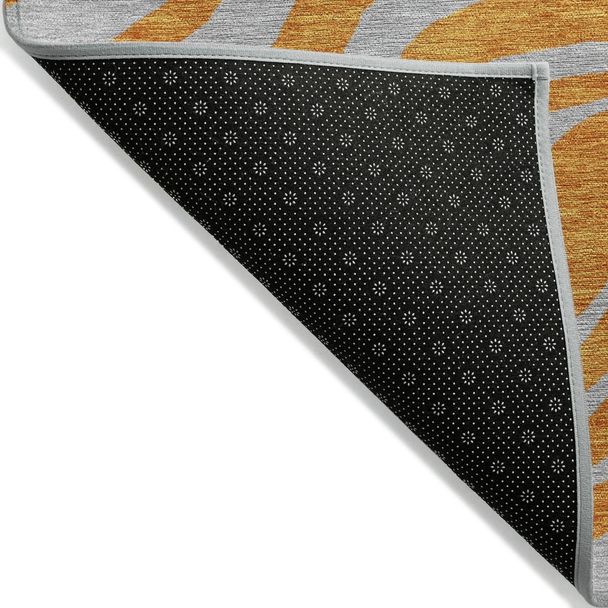 Machine Washable Indoor/ Outdoor Modern Animal Print Chantille Rug