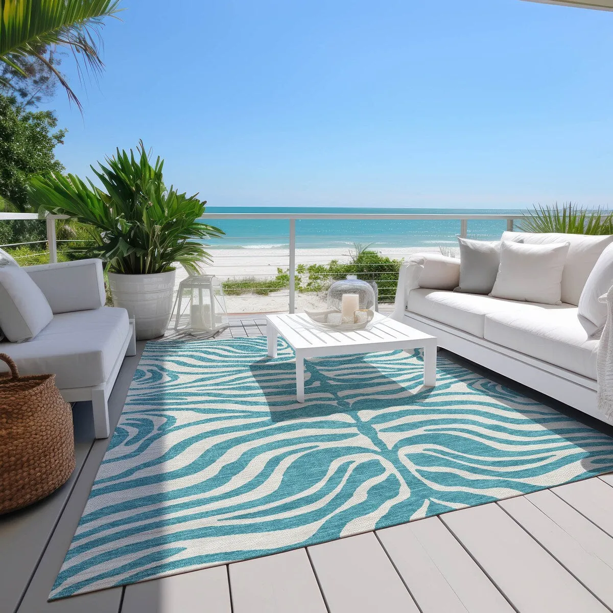 Machine Washable Indoor/ Outdoor Modern Animal Print Chantille Rug