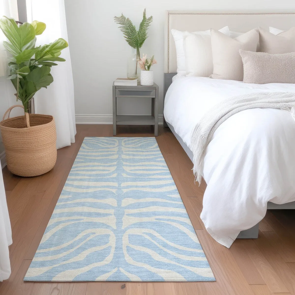Machine Washable Indoor/ Outdoor Modern Animal Print Chantille Rug