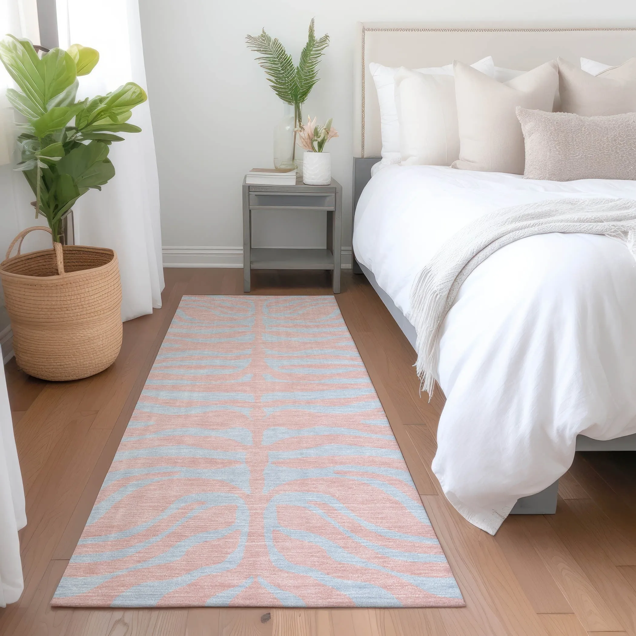 Machine Washable Indoor/ Outdoor Modern Animal Print Chantille Rug