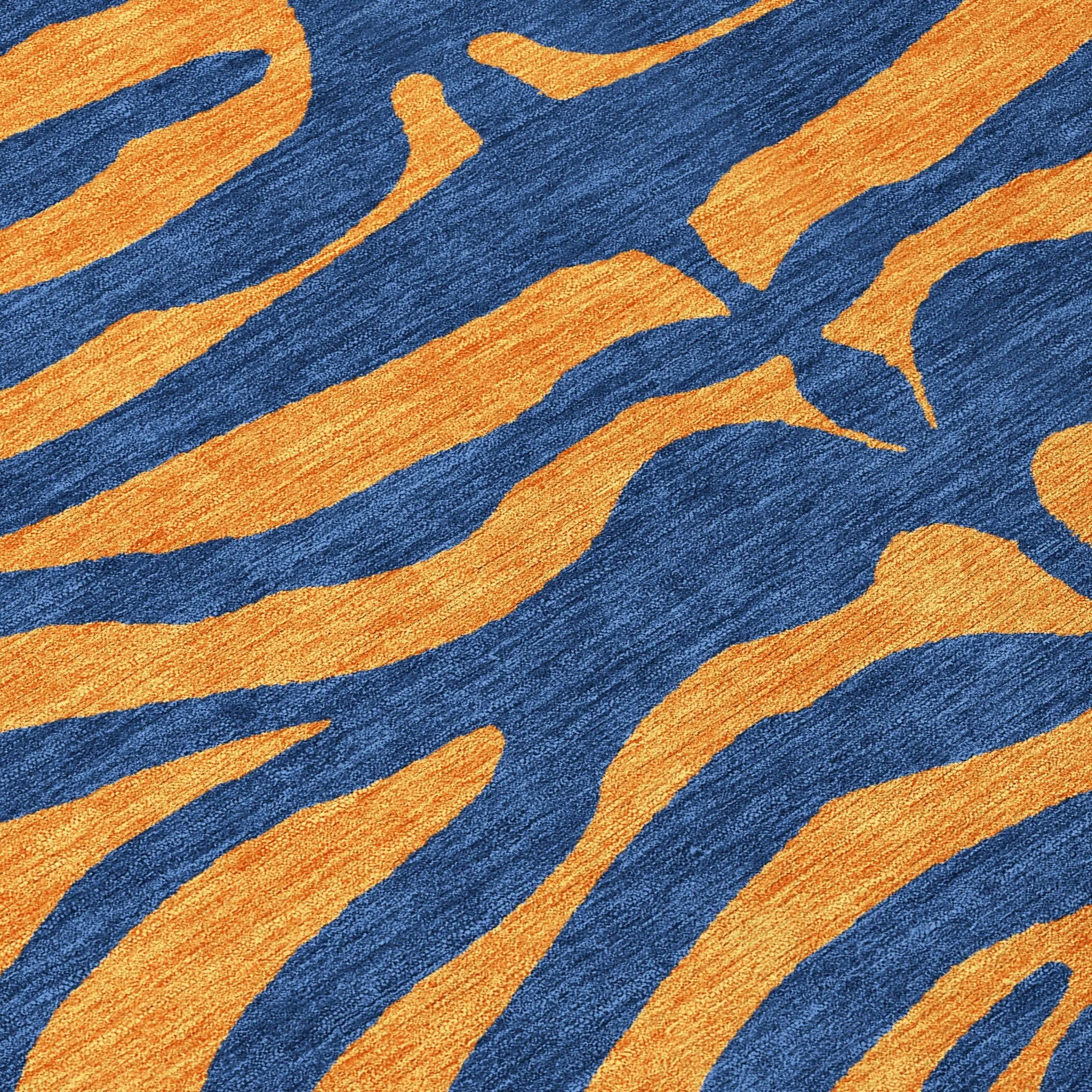 Machine Washable Indoor/ Outdoor Modern Animal Print Chantille Rug