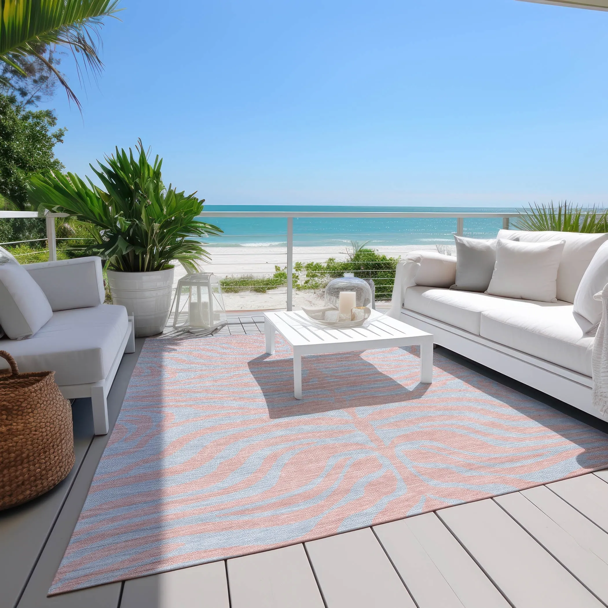 Machine Washable Indoor/ Outdoor Modern Animal Print Chantille Rug
