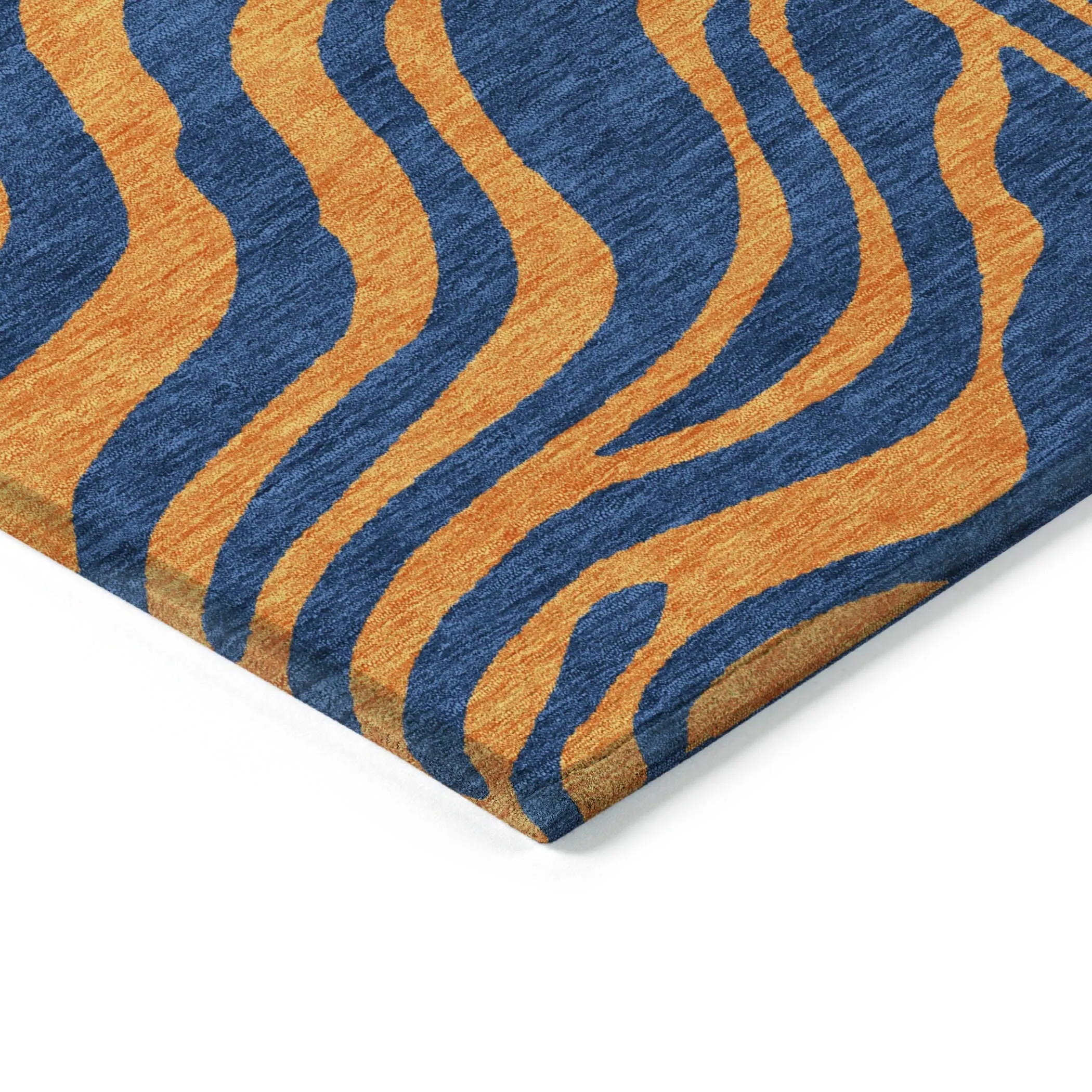 Machine Washable Indoor/ Outdoor Modern Animal Print Chantille Rug
