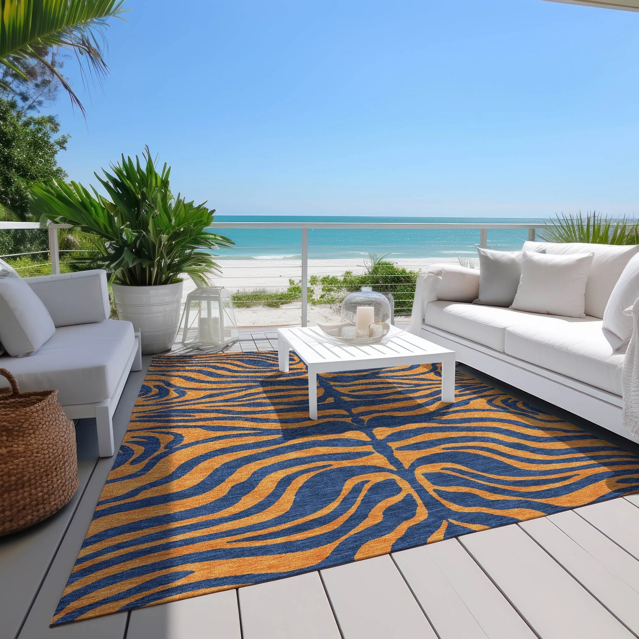 Machine Washable Indoor/ Outdoor Modern Animal Print Chantille Rug
