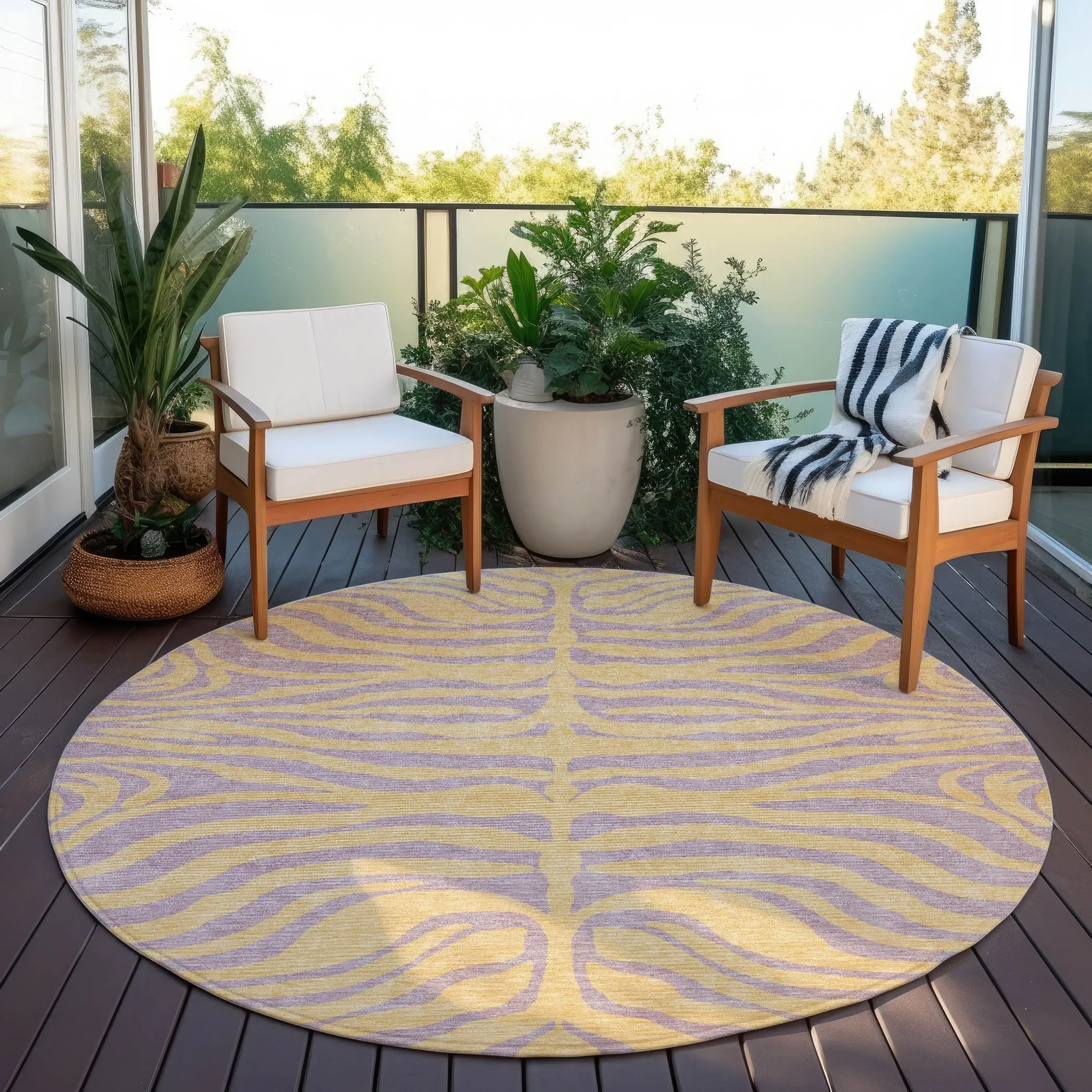 Machine Washable Indoor/ Outdoor Modern Animal Print Chantille Rug