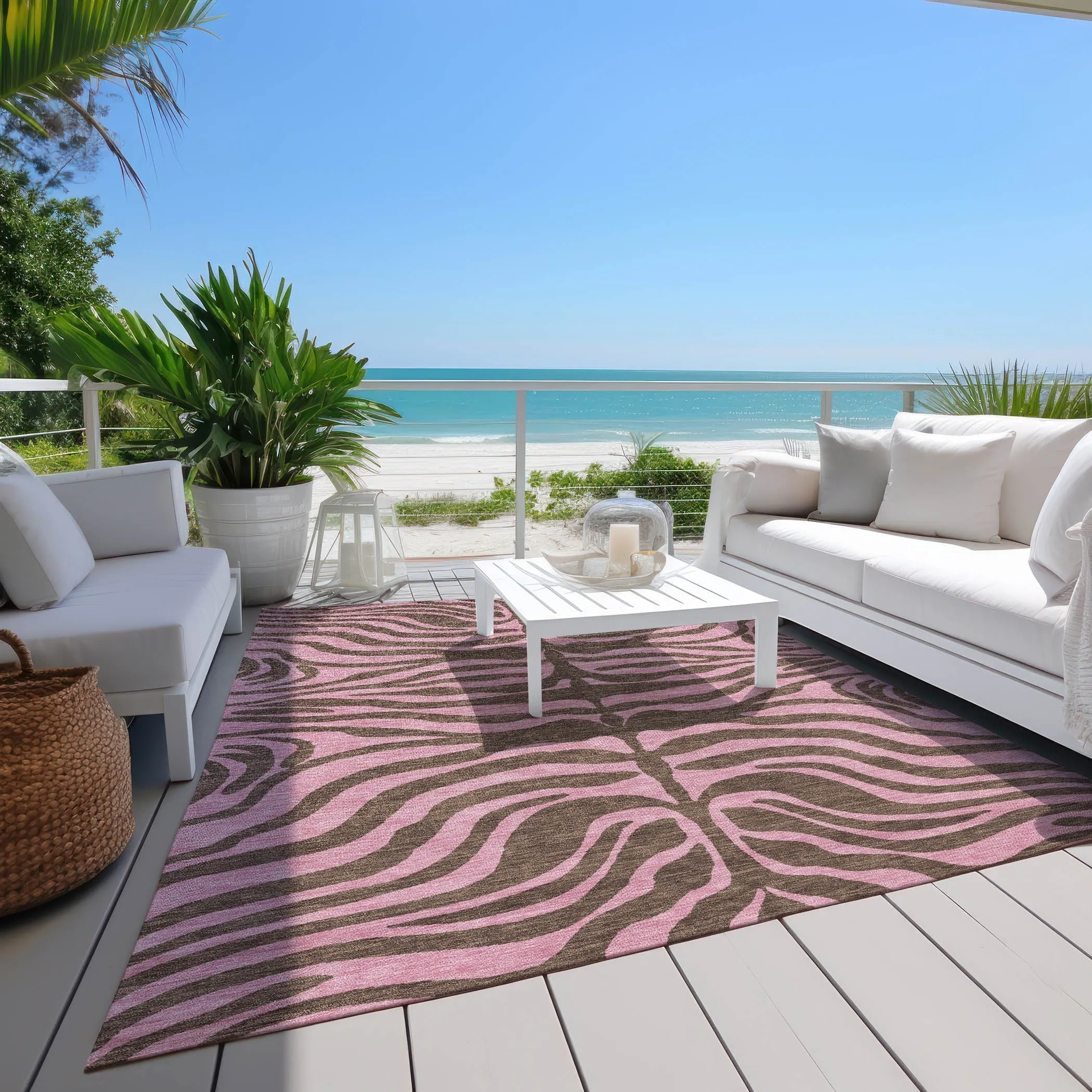 Machine Washable Indoor/ Outdoor Modern Animal Print Chantille Rug