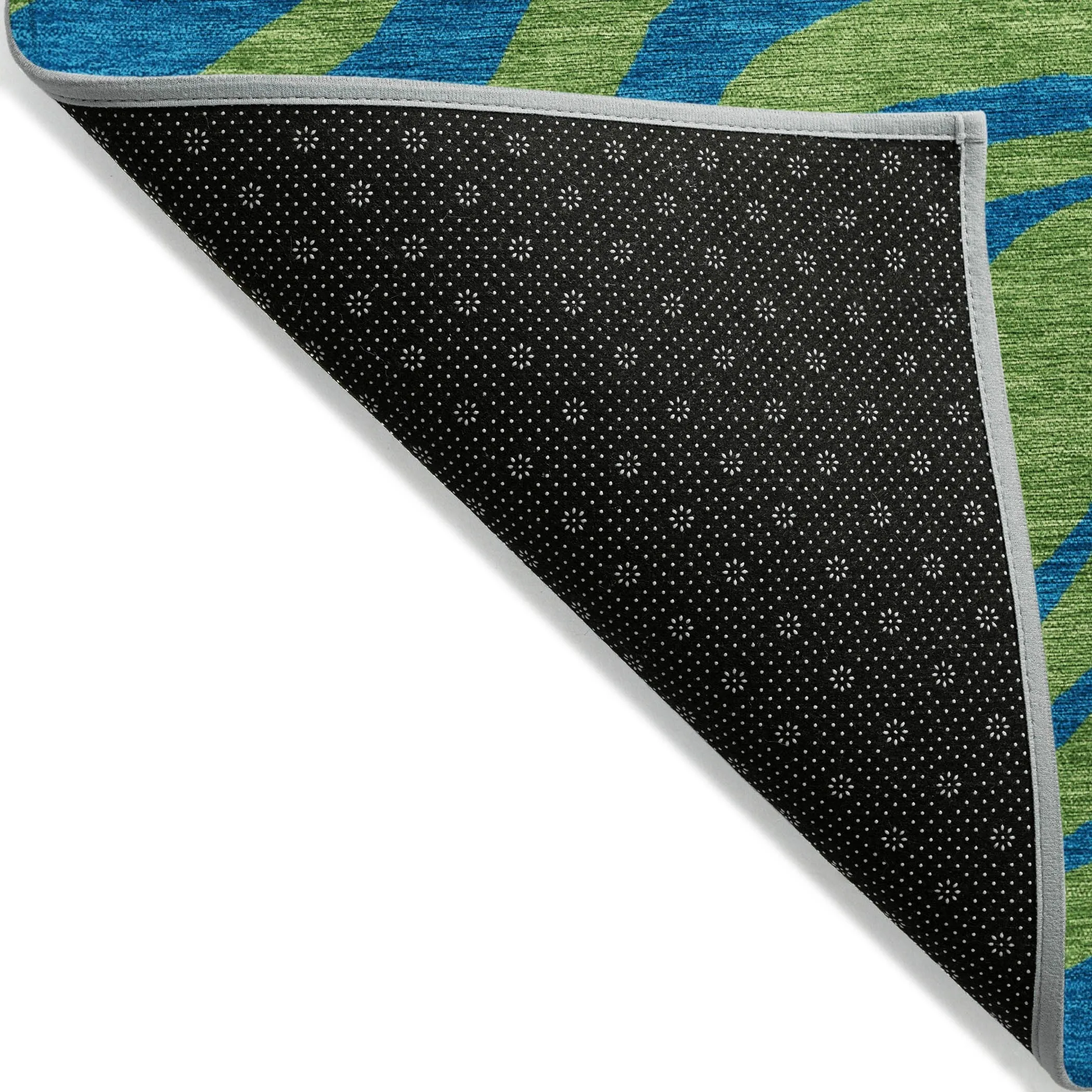 Machine Washable Indoor/ Outdoor Modern Animal Print Chantille Rug