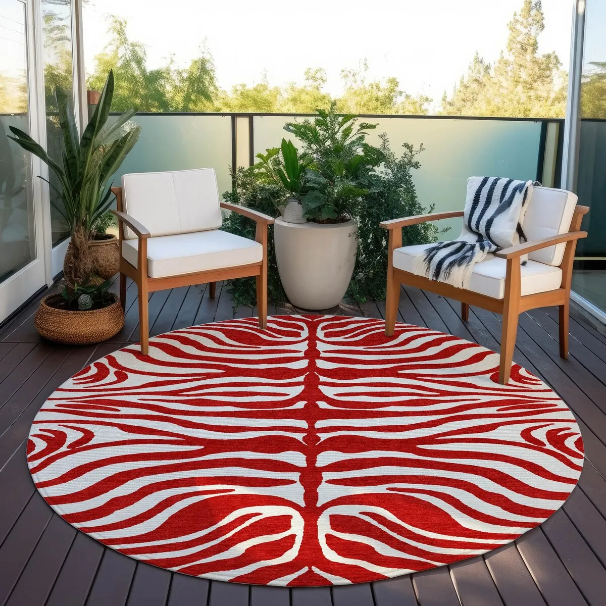 Machine Washable Indoor/ Outdoor Modern Animal Print Chantille Rug