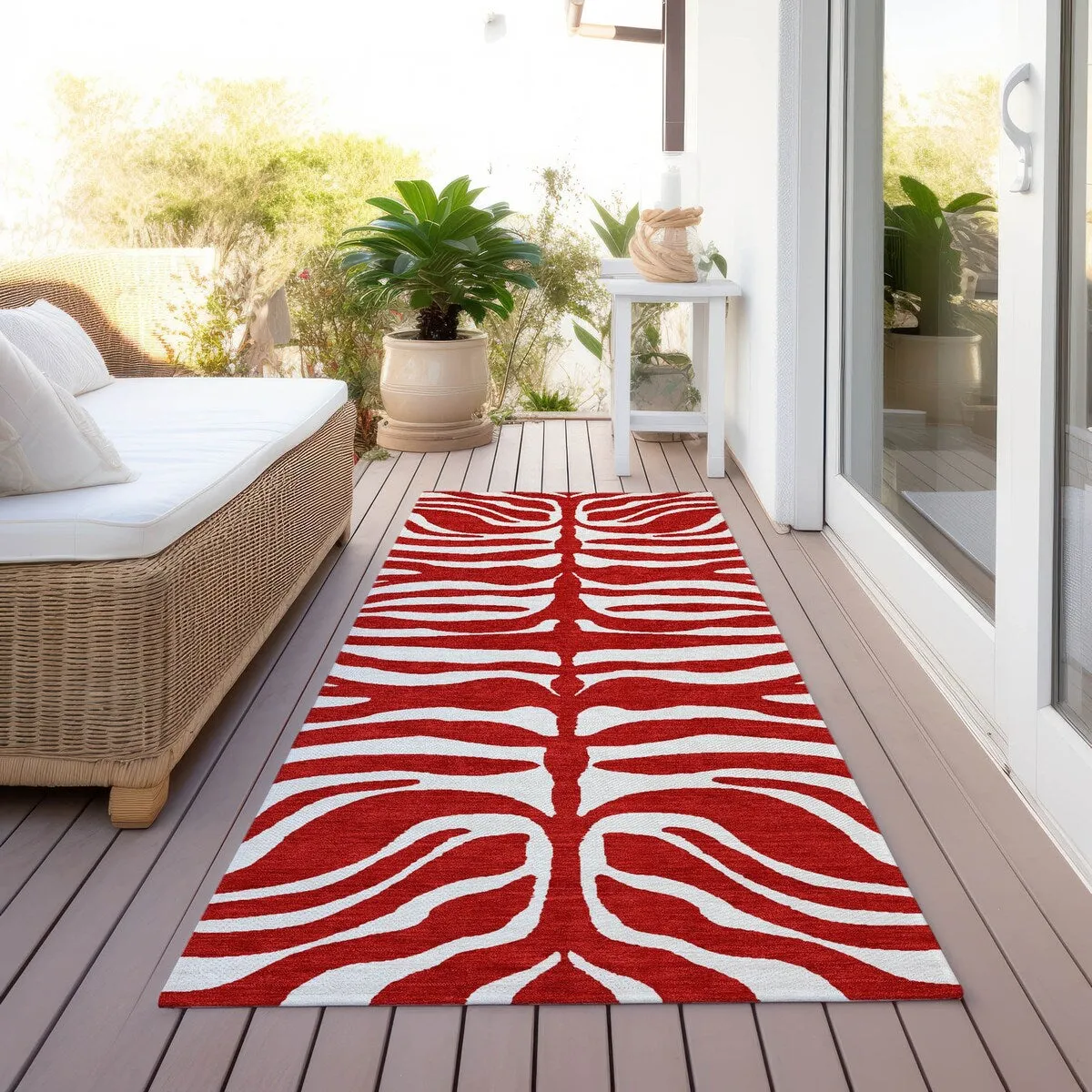 Machine Washable Indoor/ Outdoor Modern Animal Print Chantille Rug