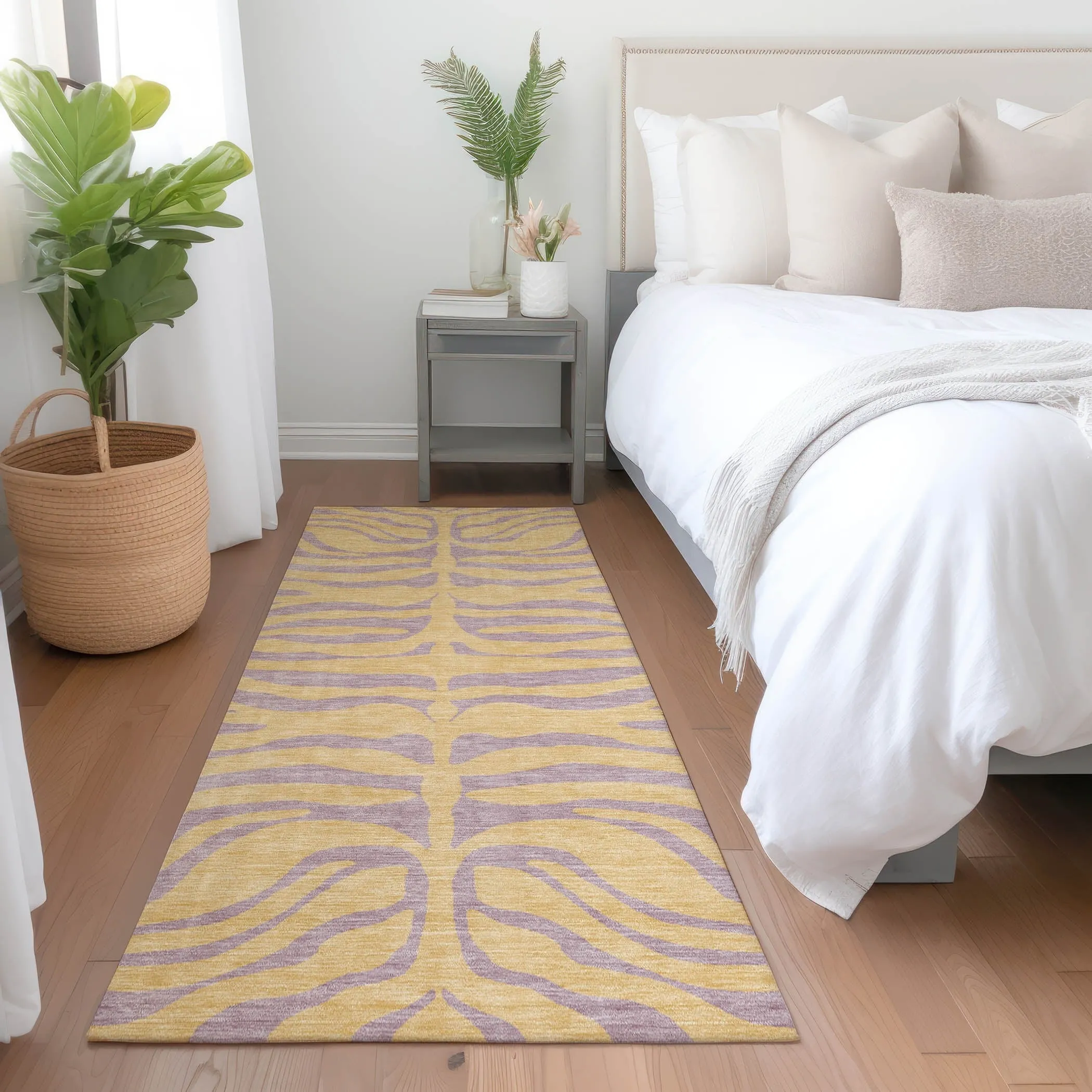 Machine Washable Indoor/ Outdoor Modern Animal Print Chantille Rug