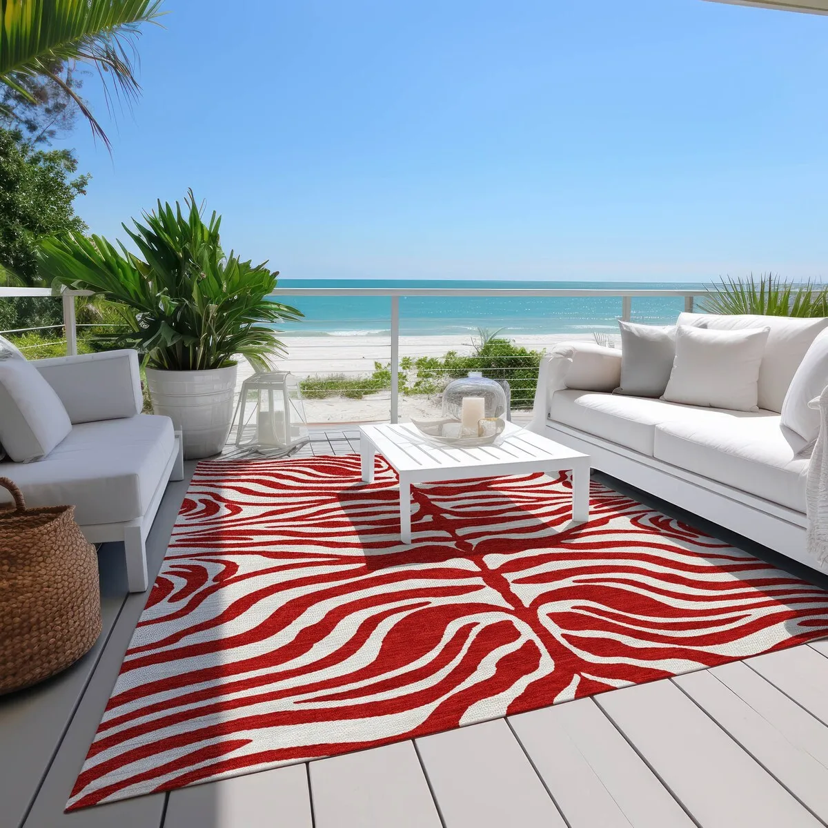 Machine Washable Indoor/ Outdoor Modern Animal Print Chantille Rug
