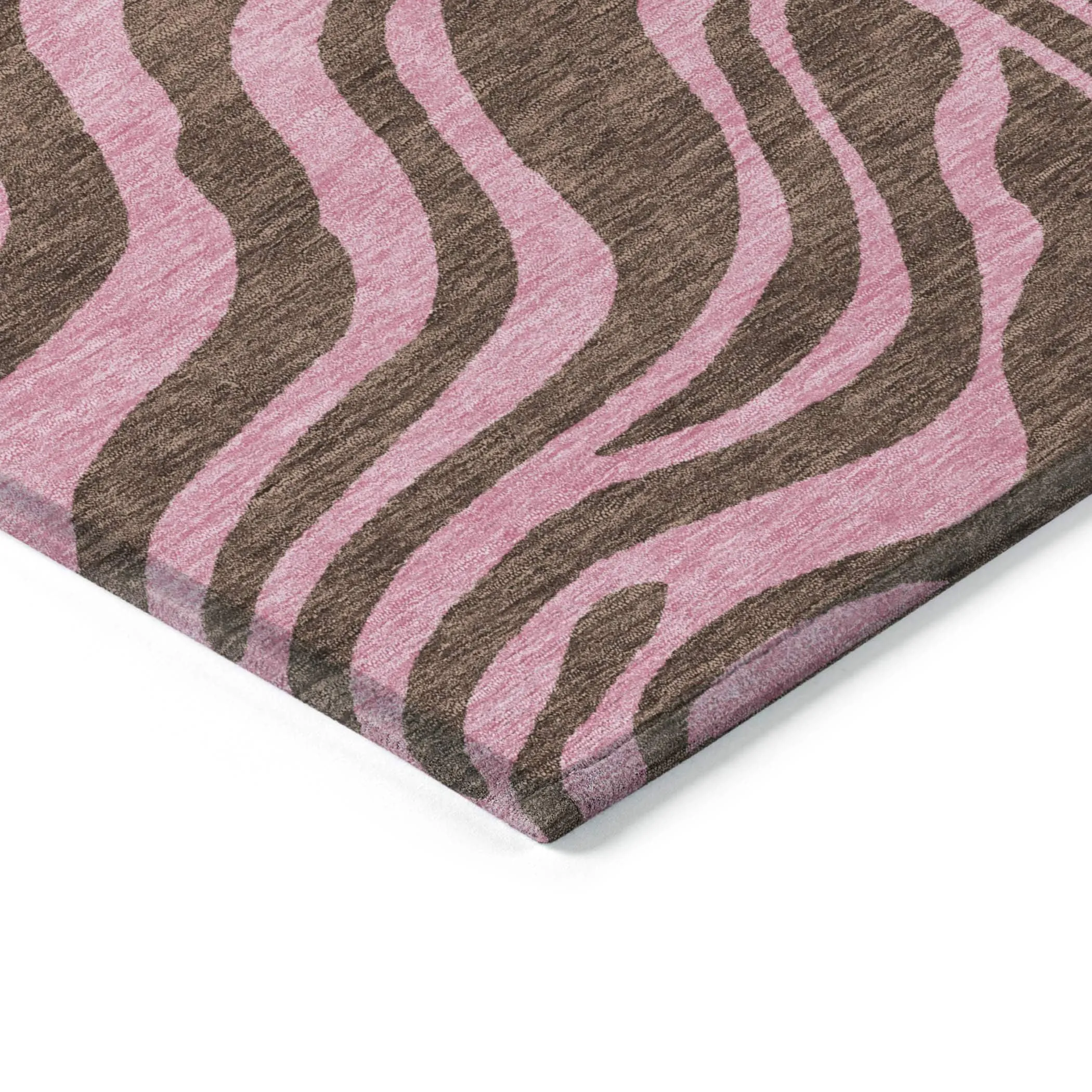 Machine Washable Indoor/ Outdoor Modern Animal Print Chantille Rug